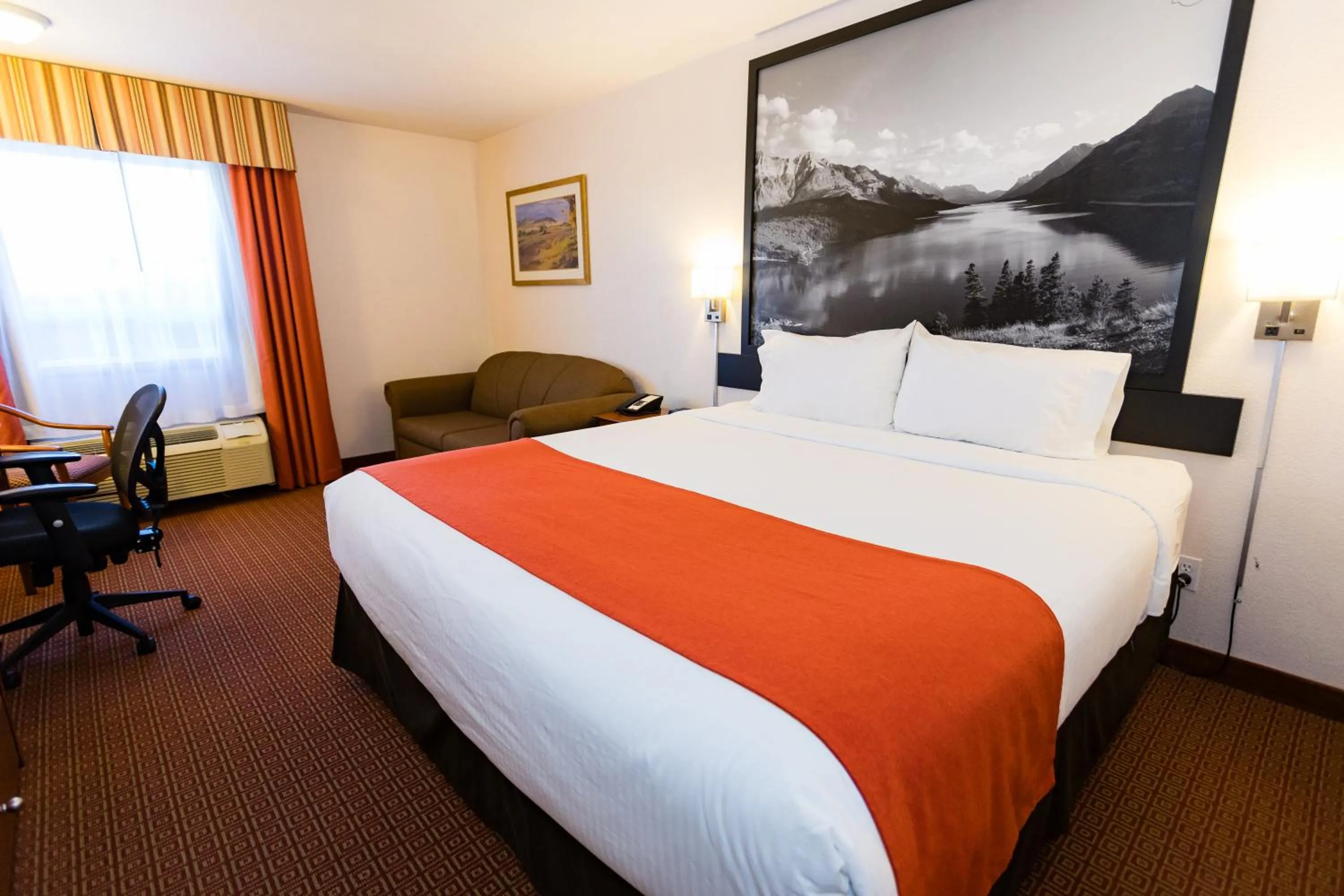 Bed in Super 8 by Wyndham Drayton Valley