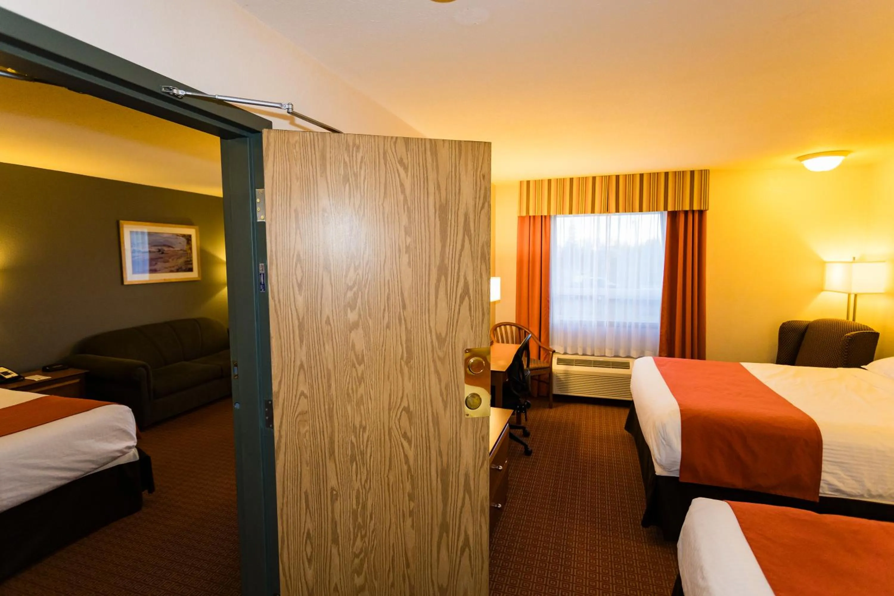 Bed in Super 8 by Wyndham Drayton Valley