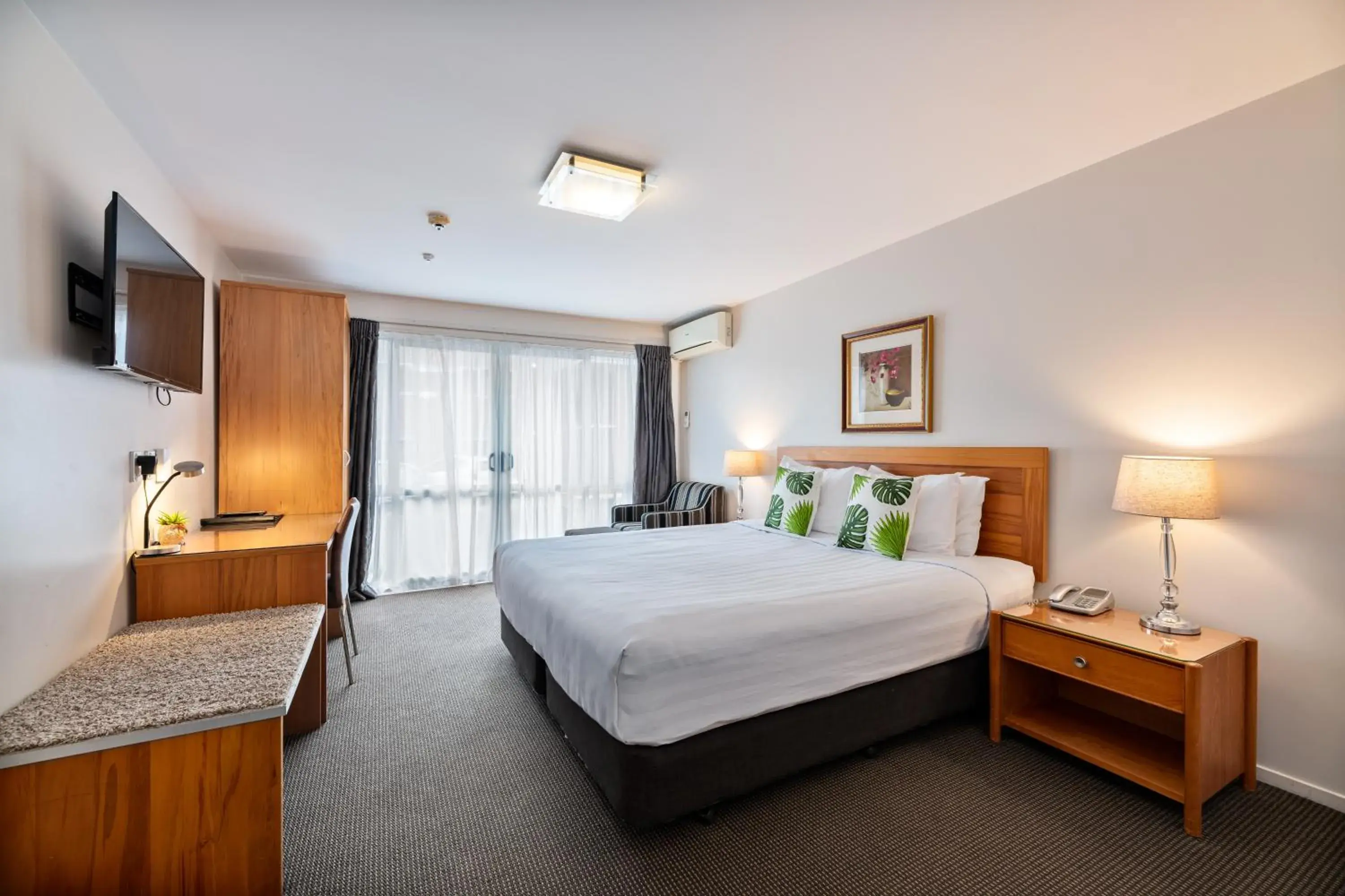 Executive Double Studio in Best Western Newmarket Inn & Suites Executive Double Studio in Best Western Newmarket Inn & Suites