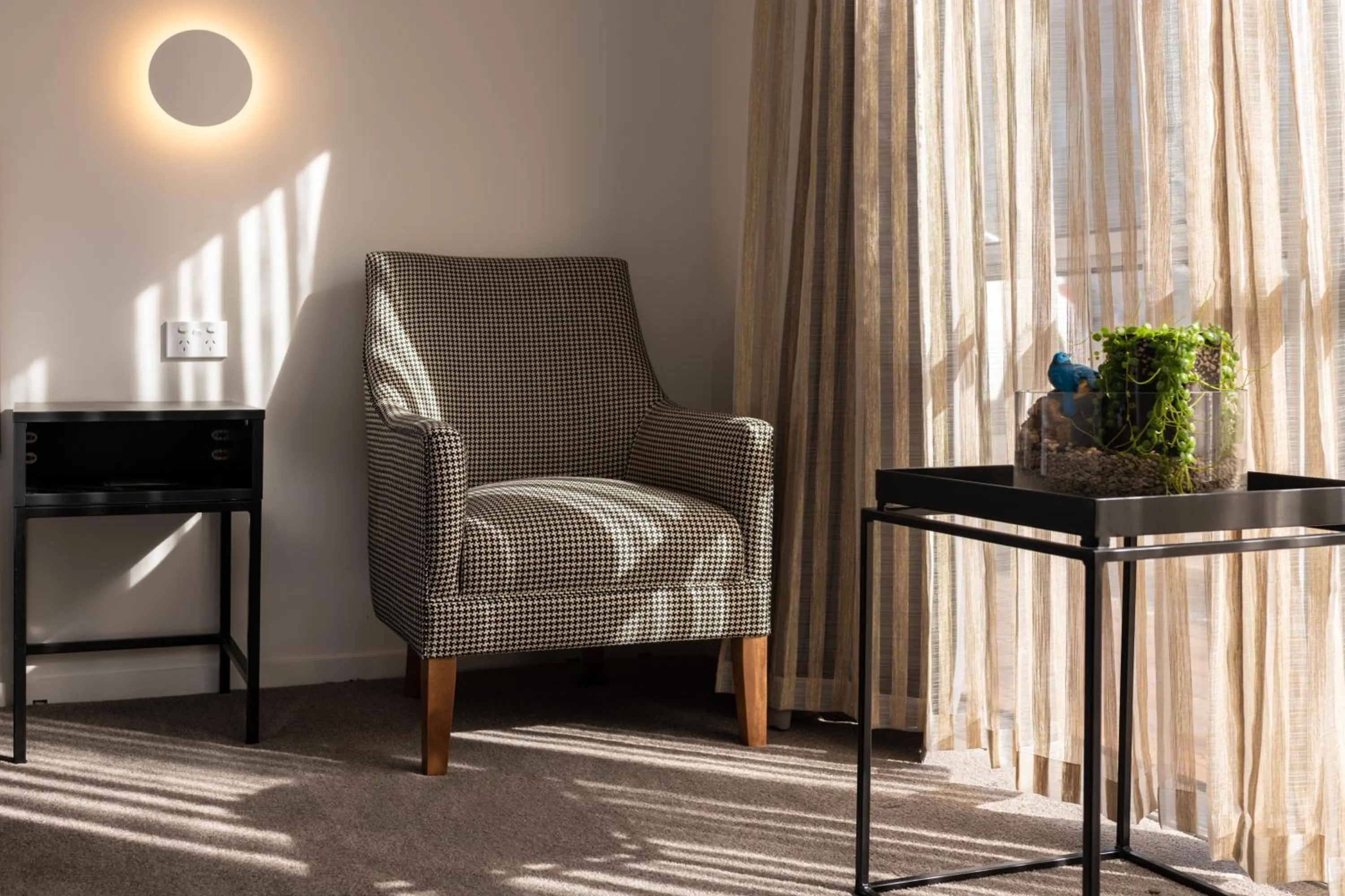 Seating area in Best Western Newmarket Inn & Suites