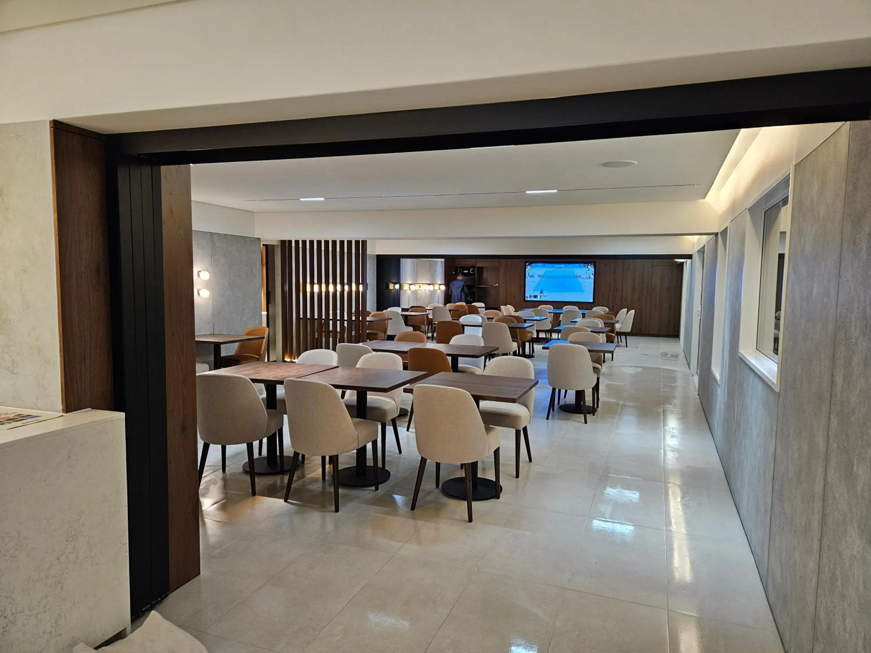 Restaurant/places to eat in Best Western Newmarket Inn & Suites