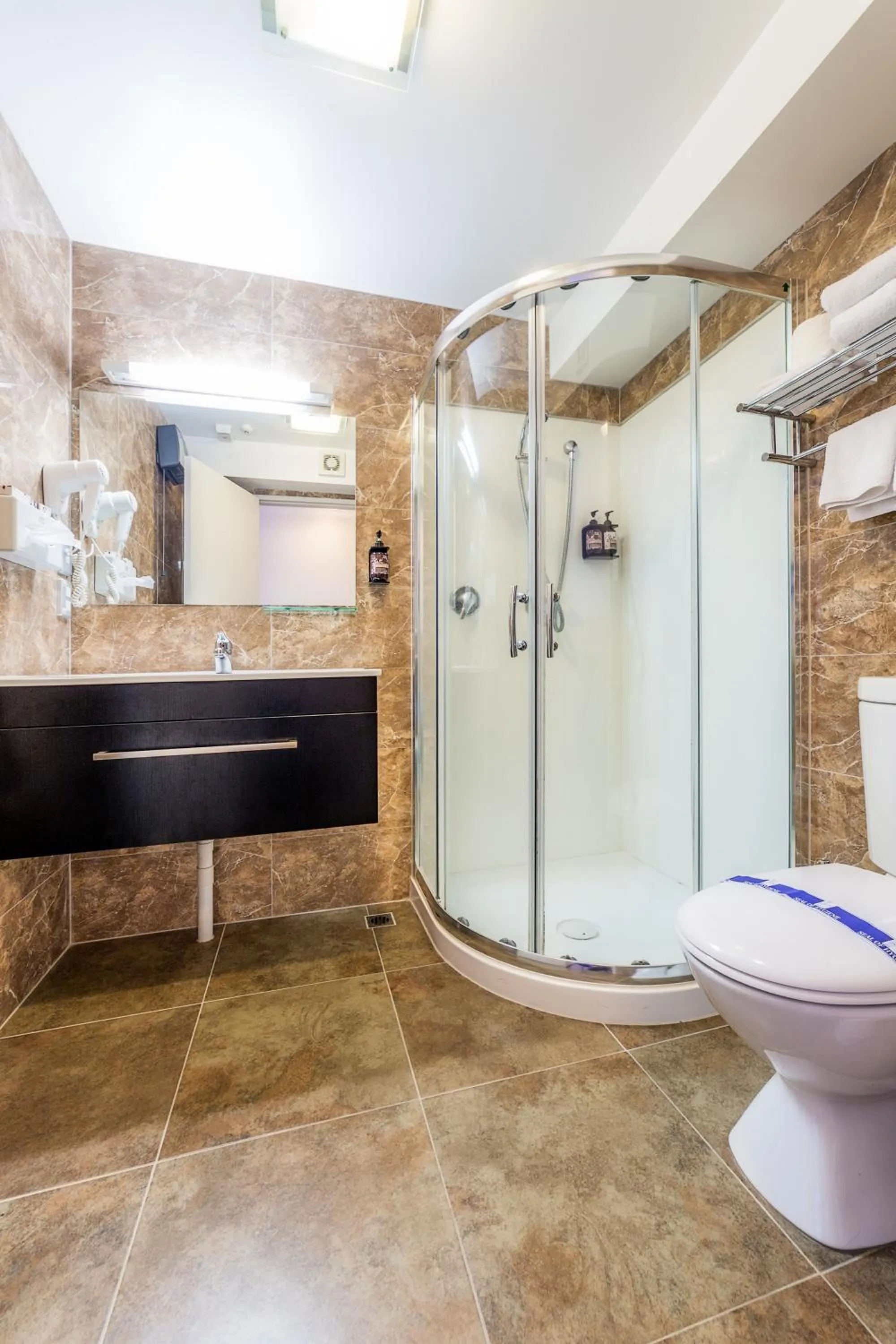 Best Western Newmarket Inn & Suites