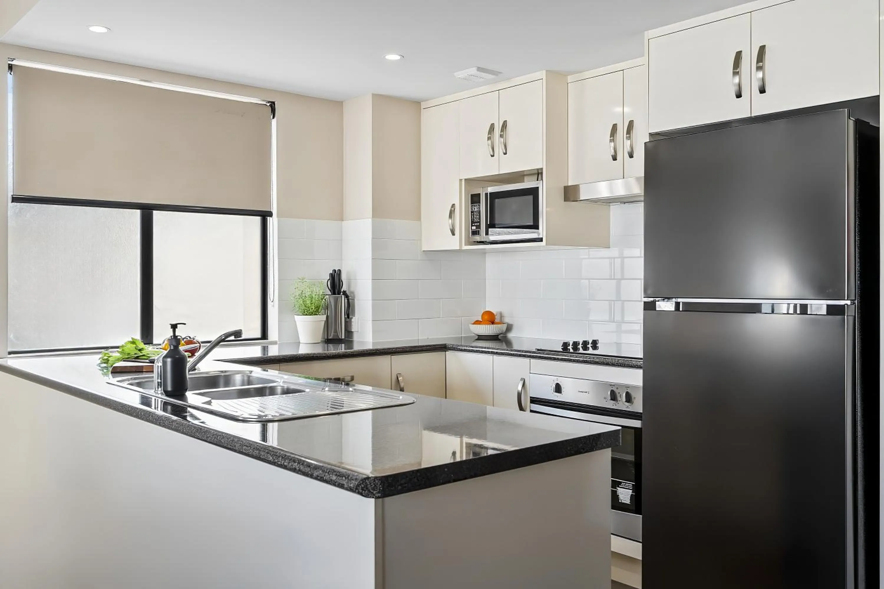 Cityville Apartments & Motel