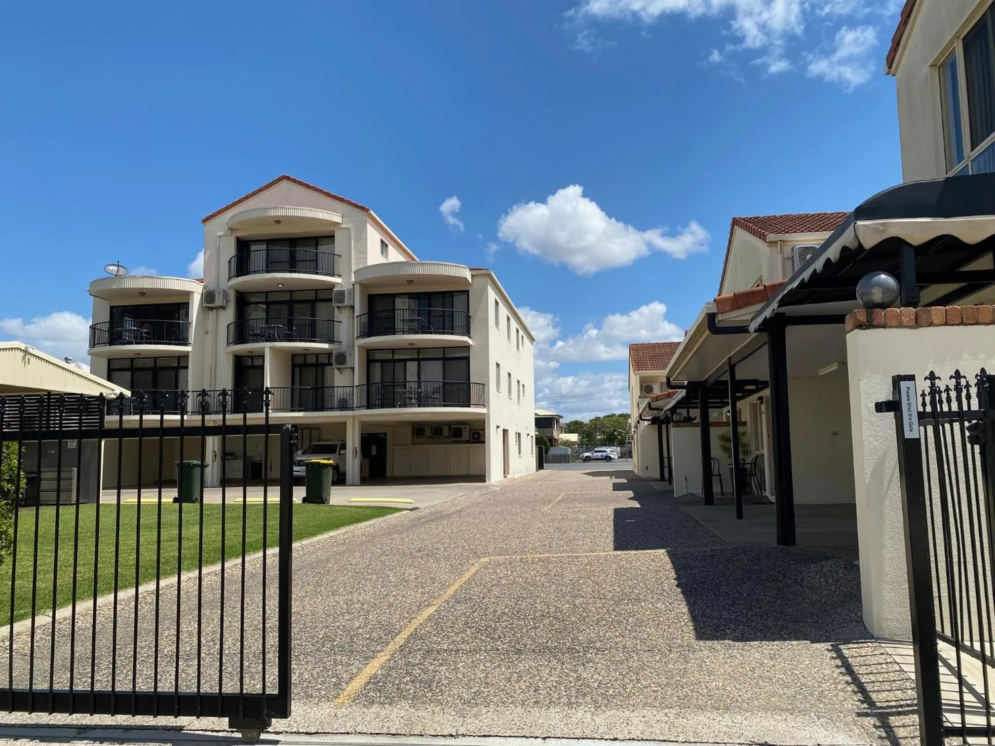 Property building in Cityville Apartments & Motel