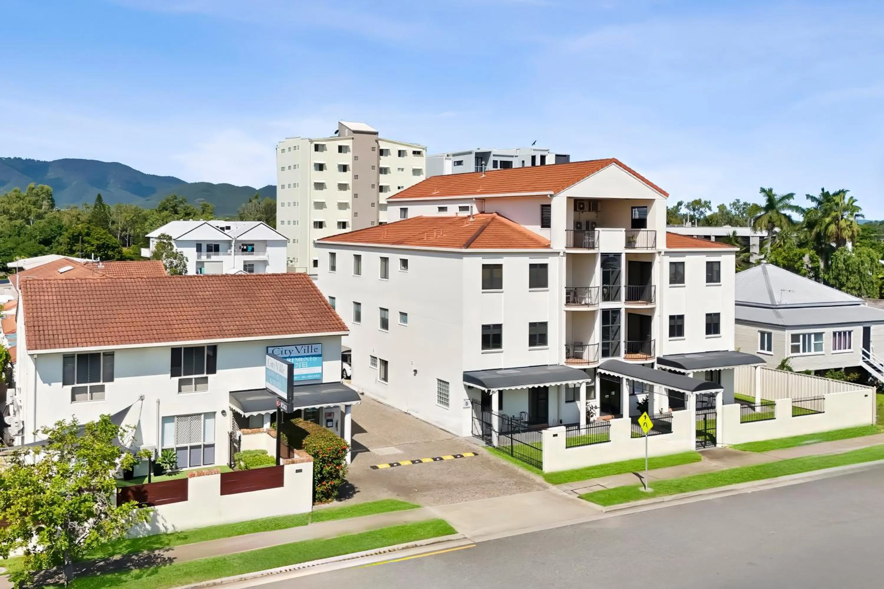 Cityville Apartments & Motel