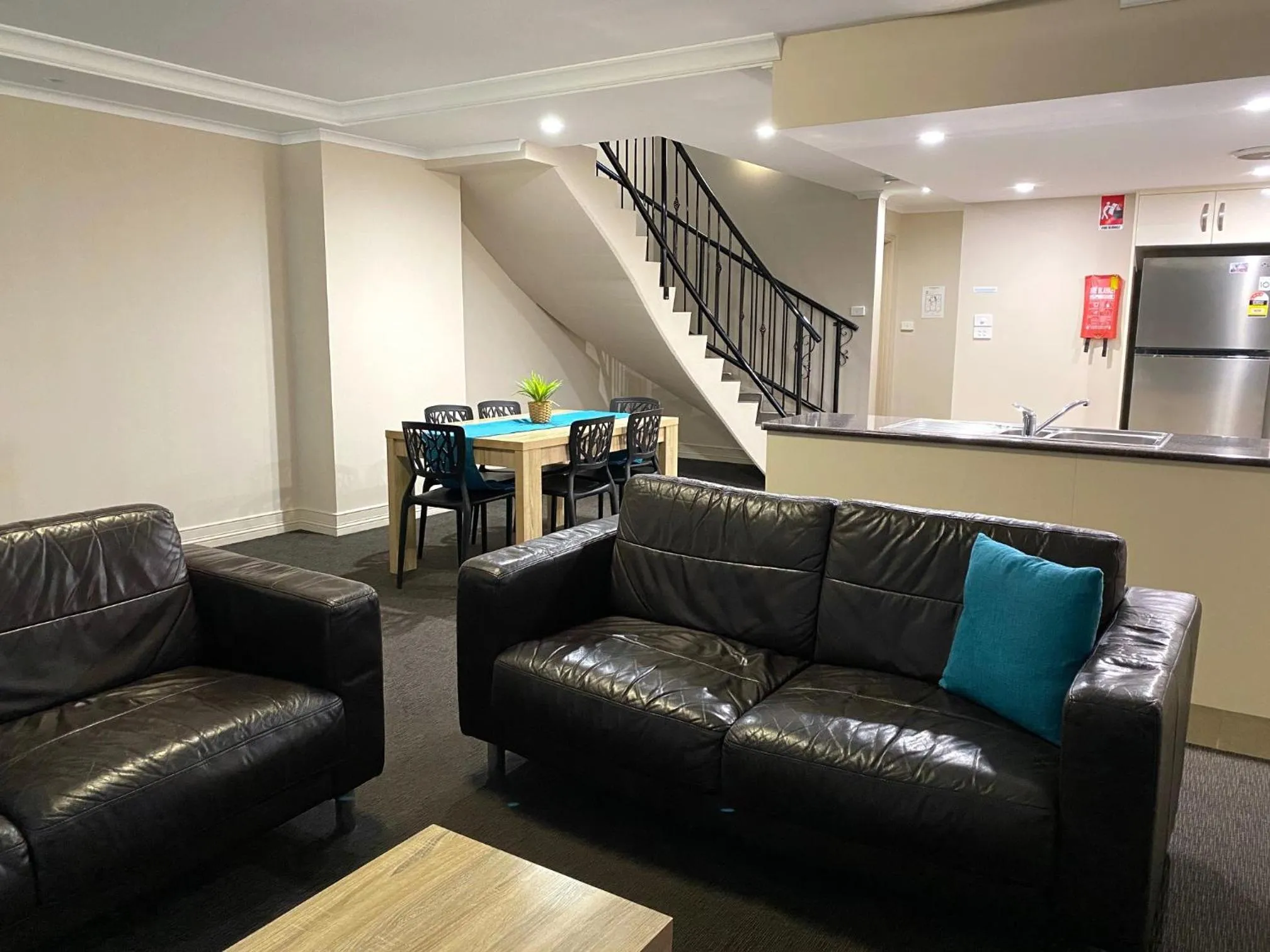 Kitchen or kitchenette in Cityville Apartments & Motel