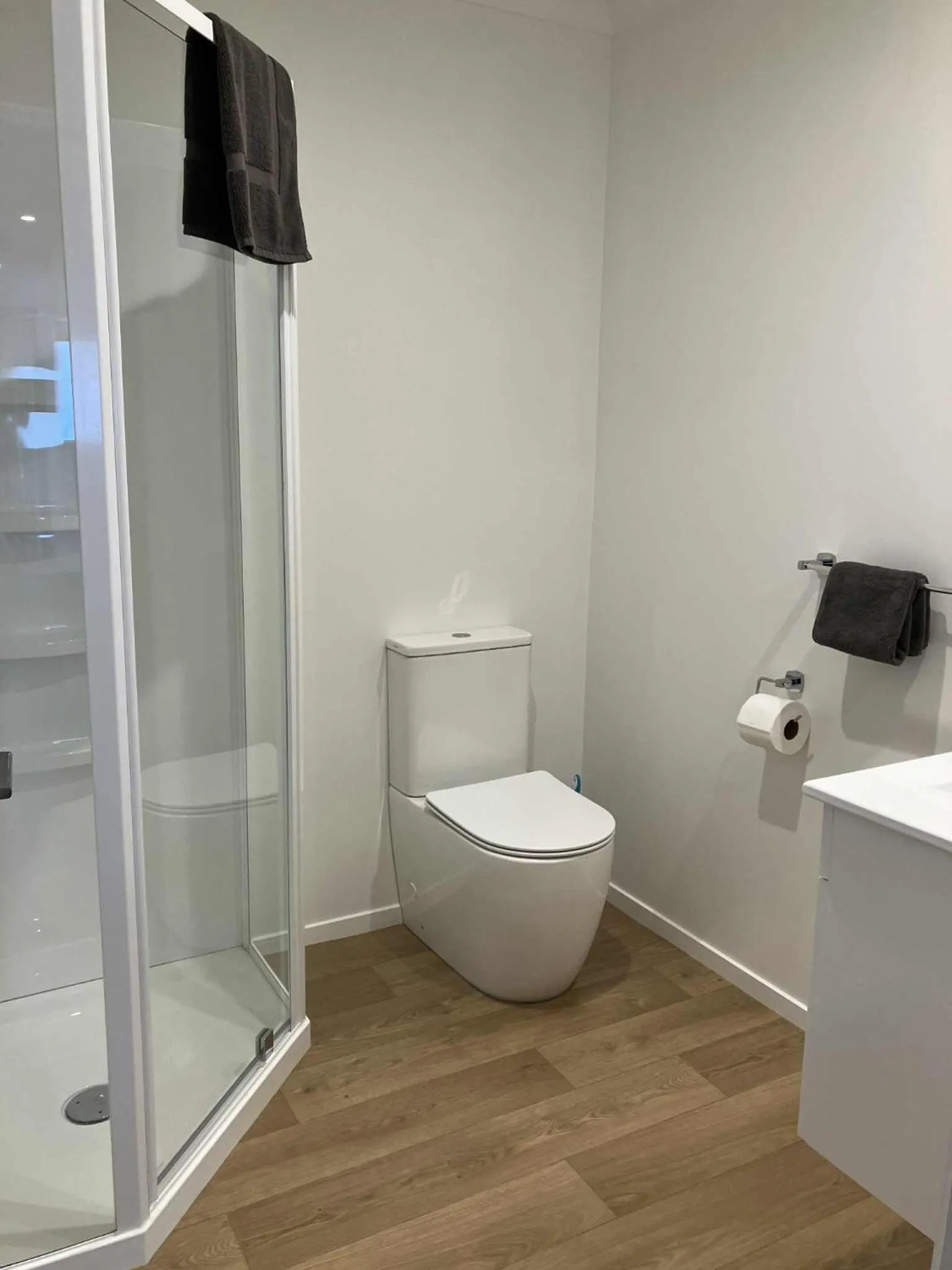 Bathroom in Tripinn Modern Motels & Affordable Accommodation