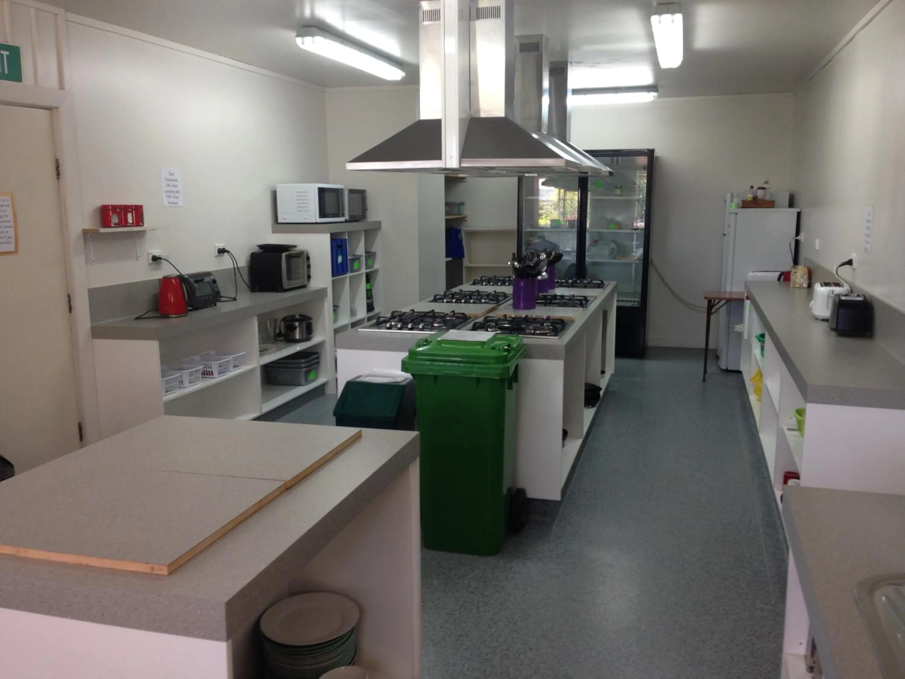 Kitchen or kitchenette in Tripinn Motel & Share Accommodation