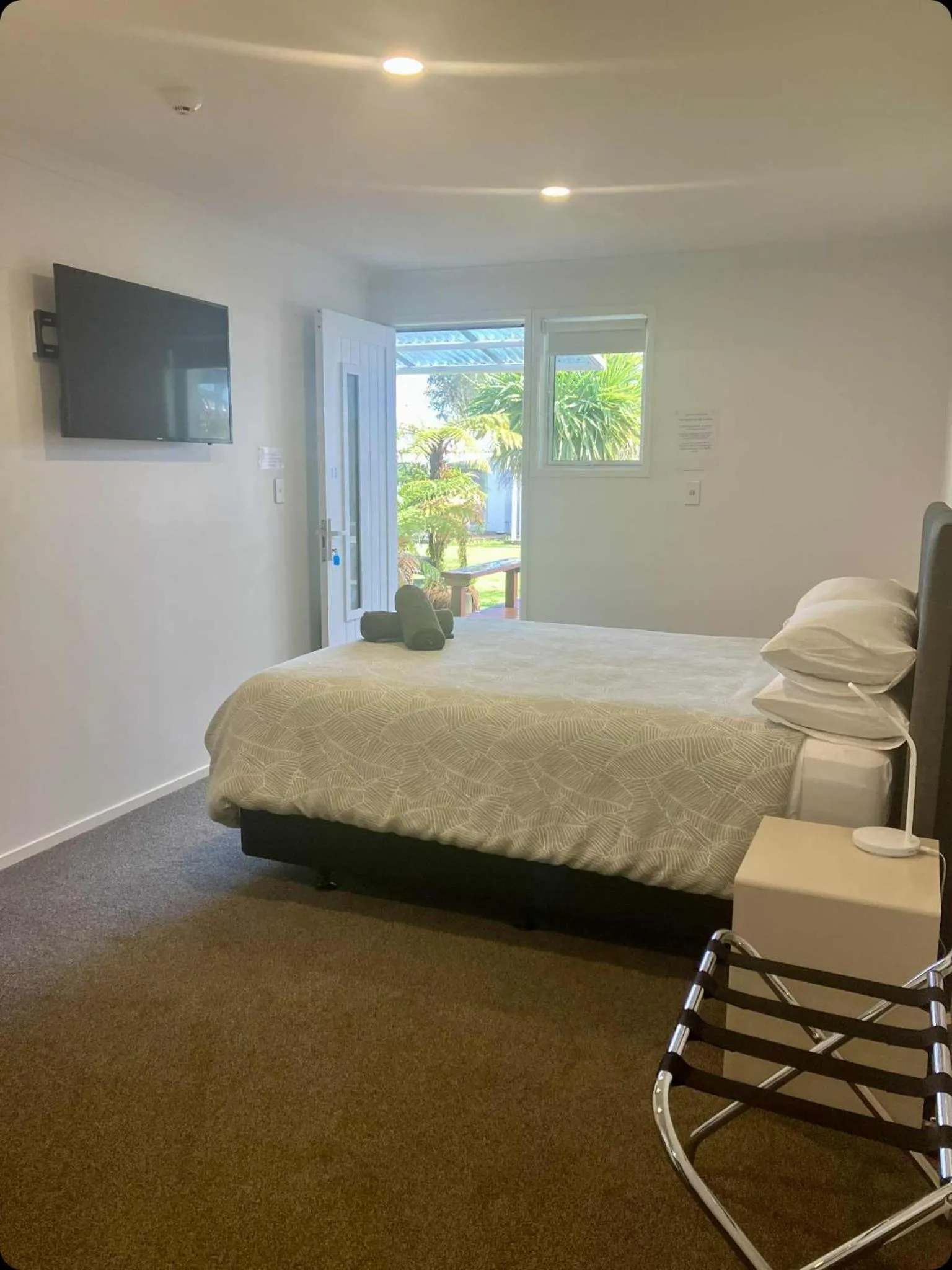 Bed in Tripinn Modern Motels & Affordable Accommodation