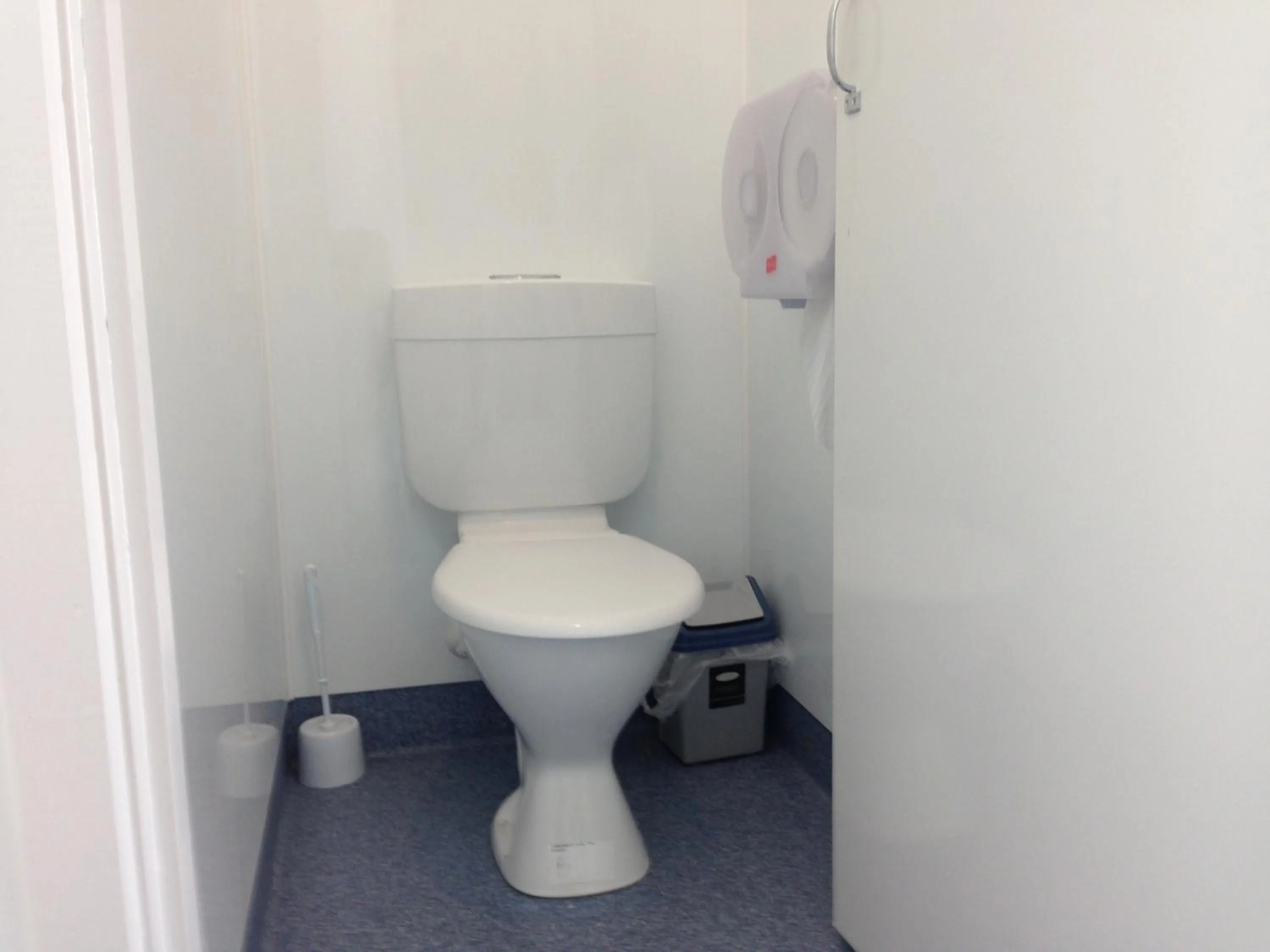 Toilet in Tripinn Motel & Share Accommodation