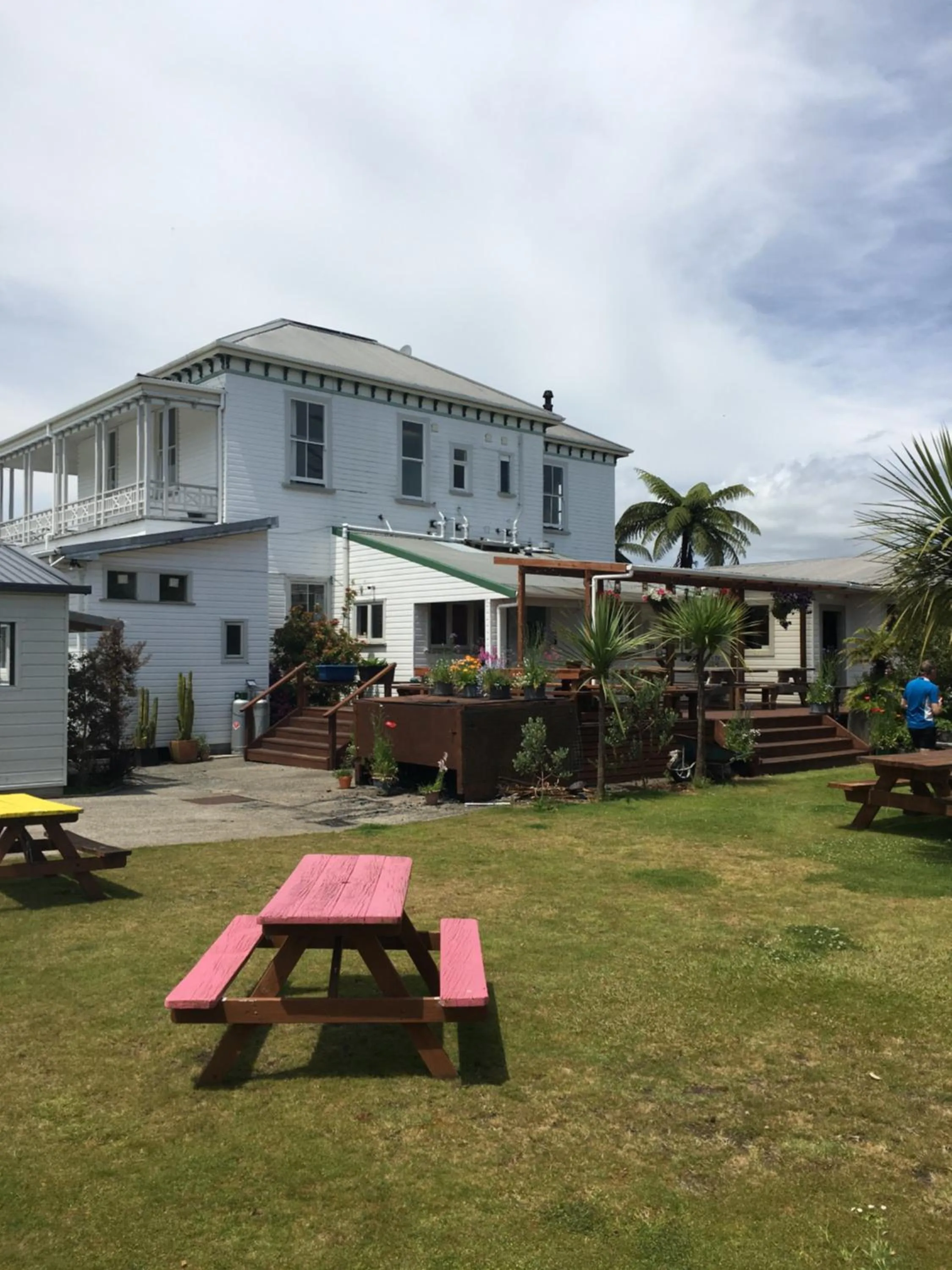 Property building in Tripinn Motel & Share Accommodation