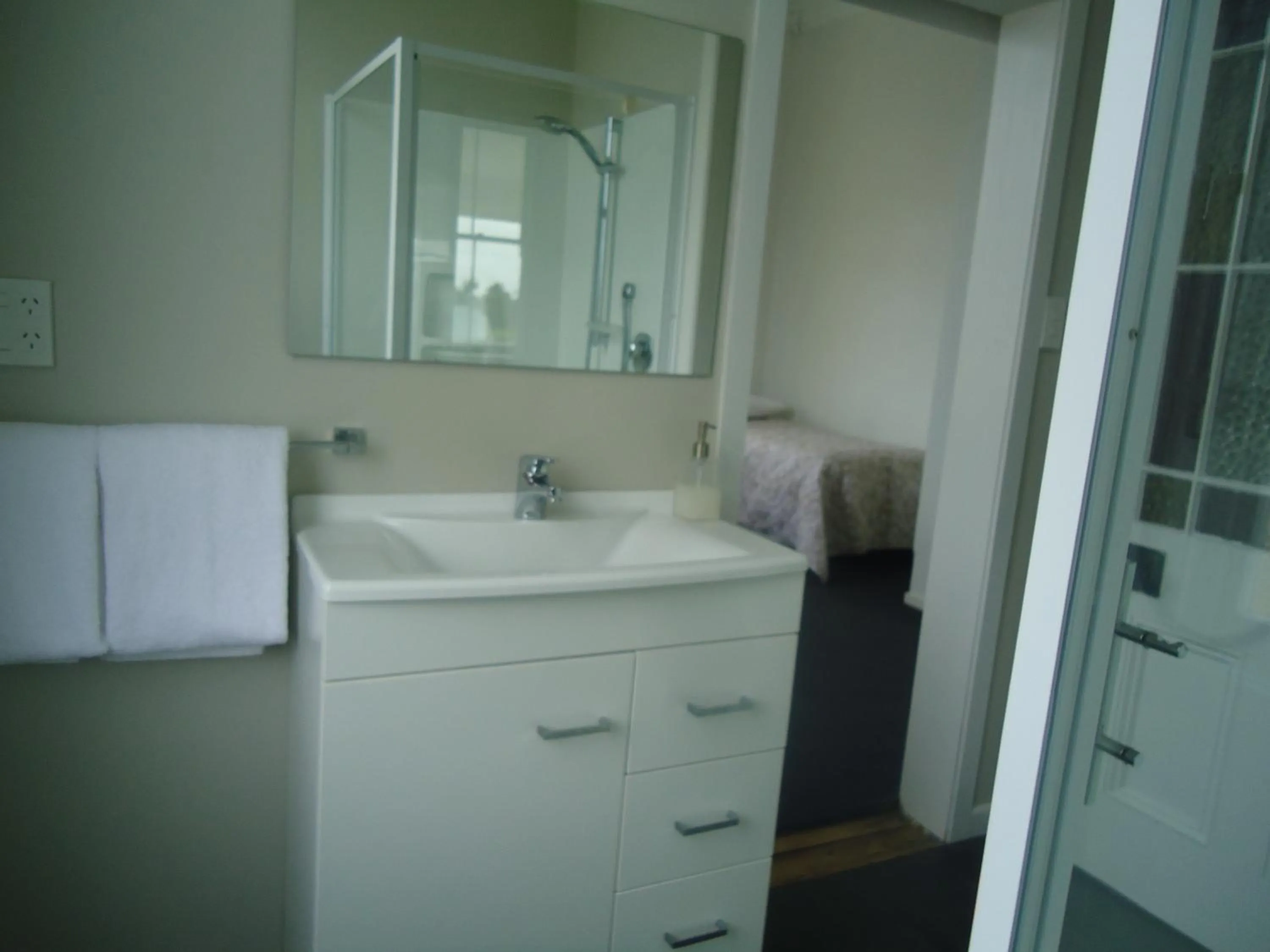 Bathroom in Tripinn Motel & Share Accommodation