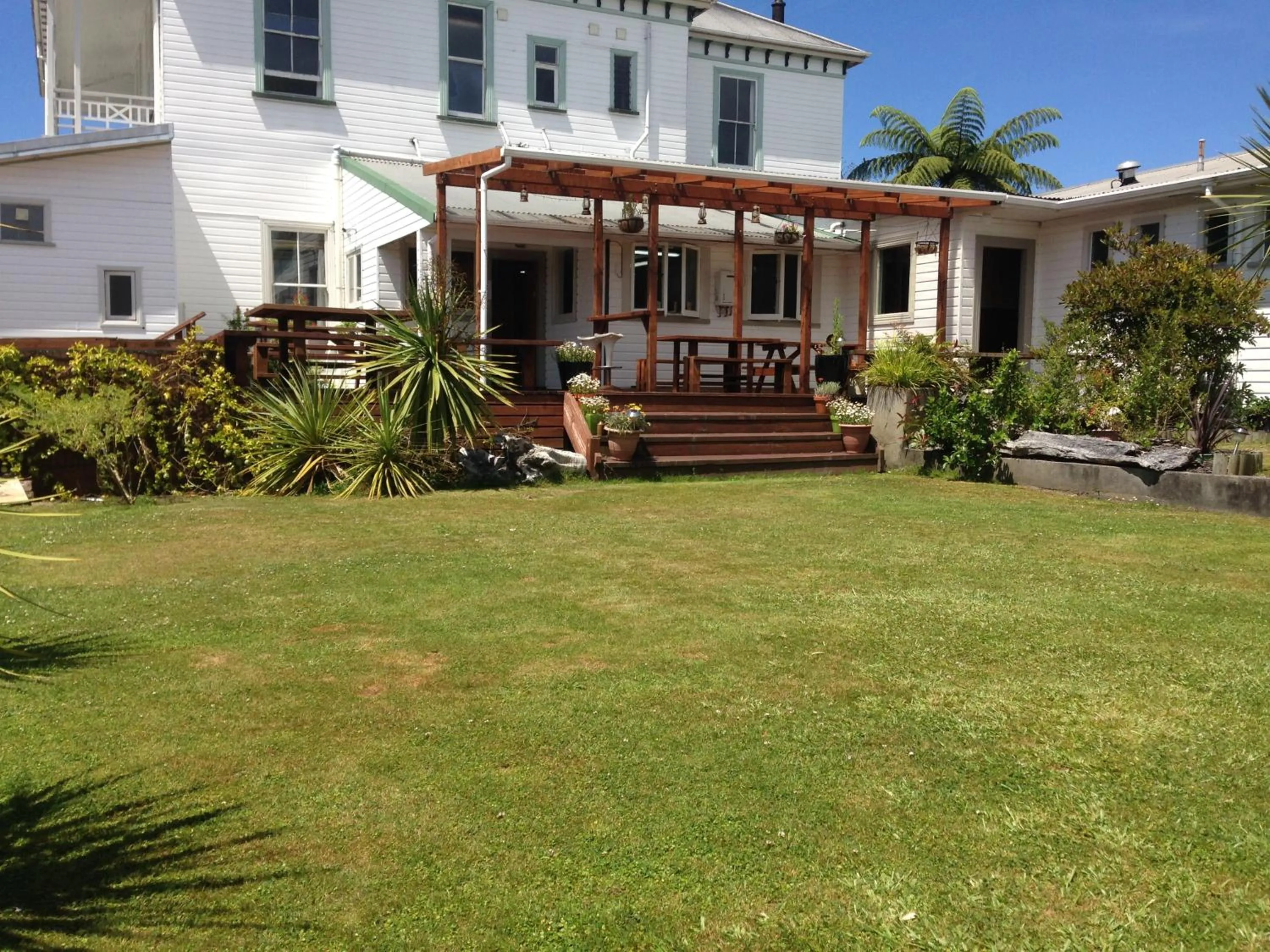 Garden in Tripinn Motel & Share Accommodation