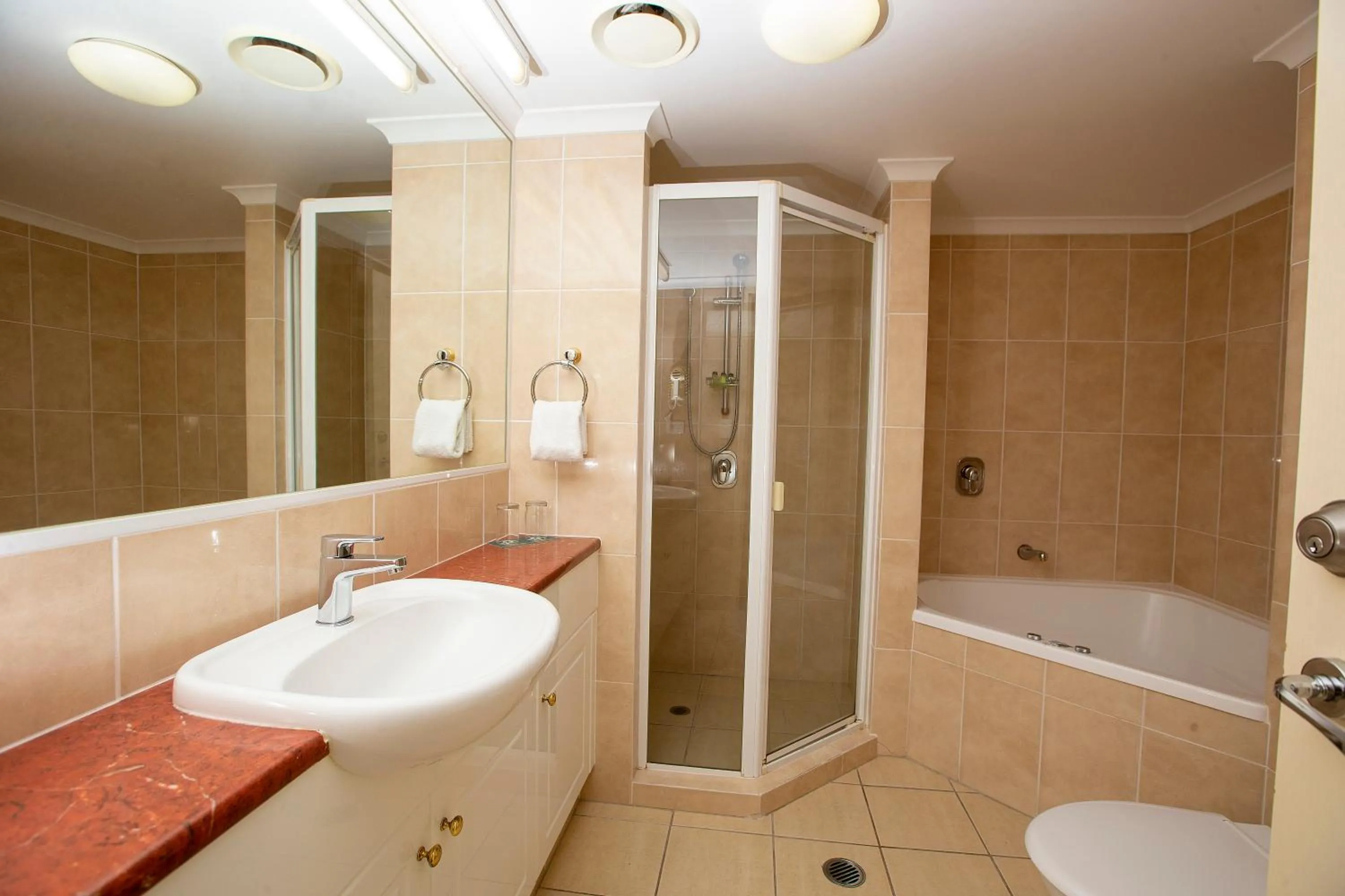 Shower in Springwood Tower Apartment Hotel
