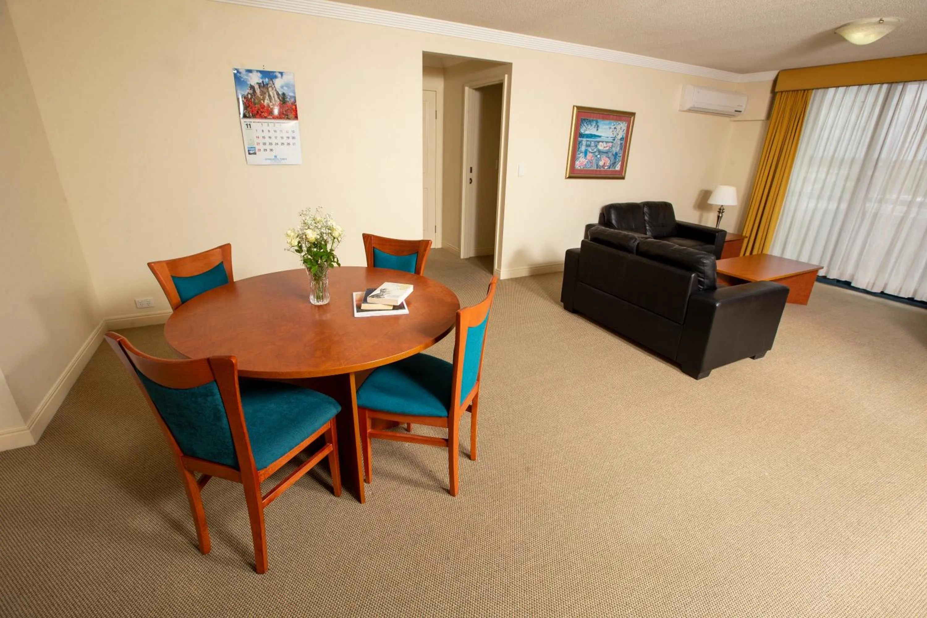 Dining area in Springwood Tower Apartment Hotel