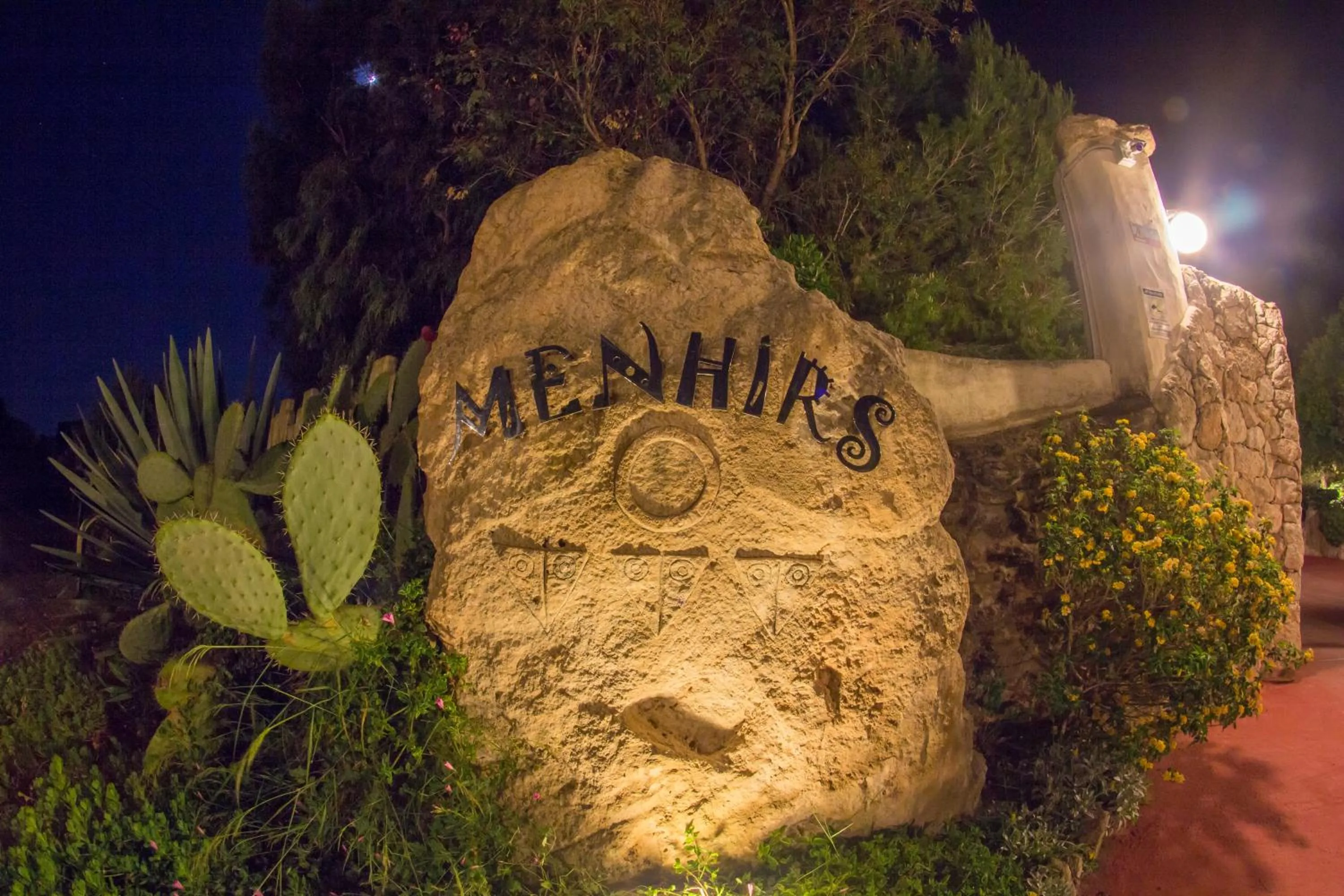 Night in Albergo Residenziale Menhirs