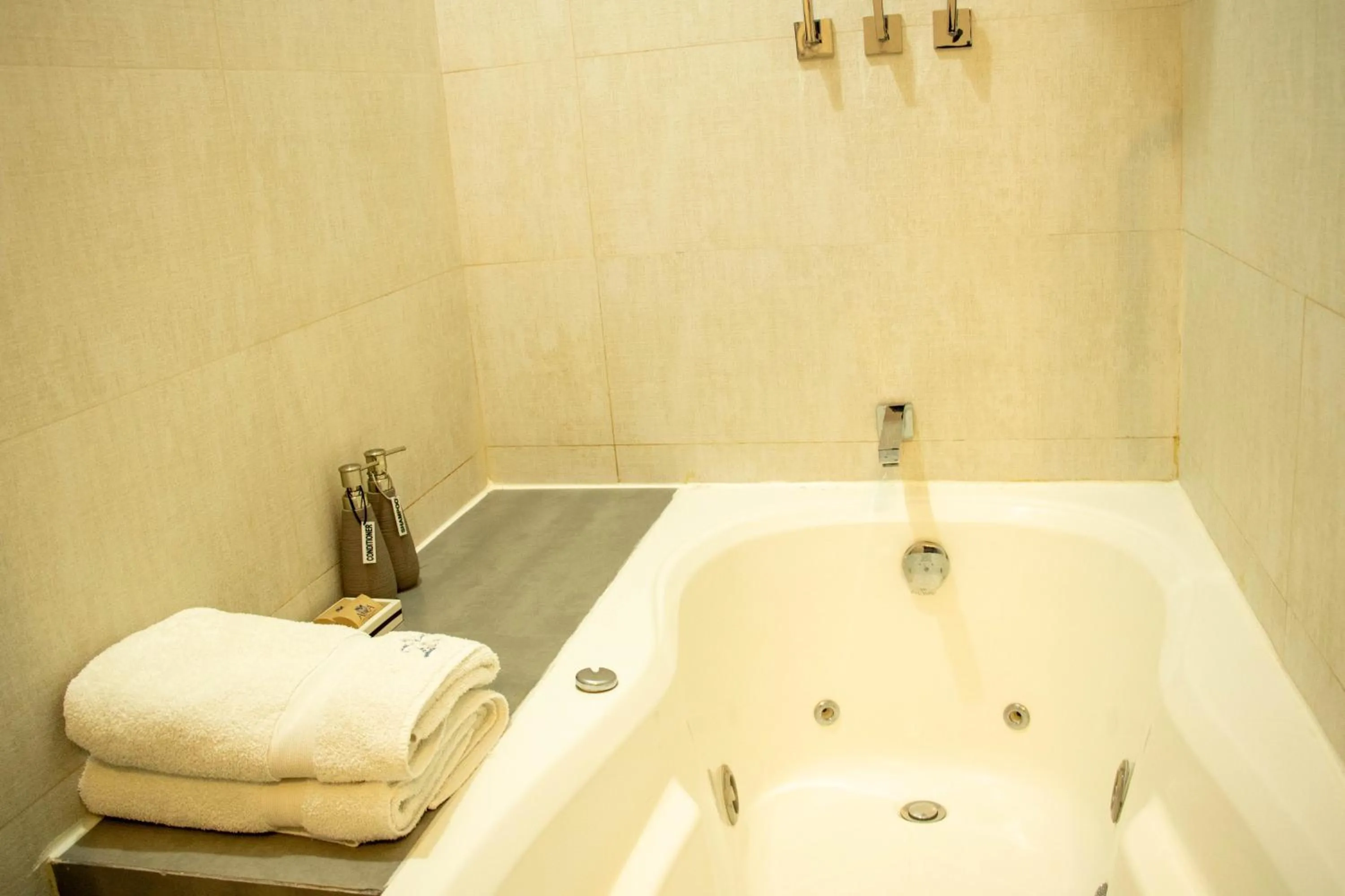 Hot Tub in Auka Boutique San Blas