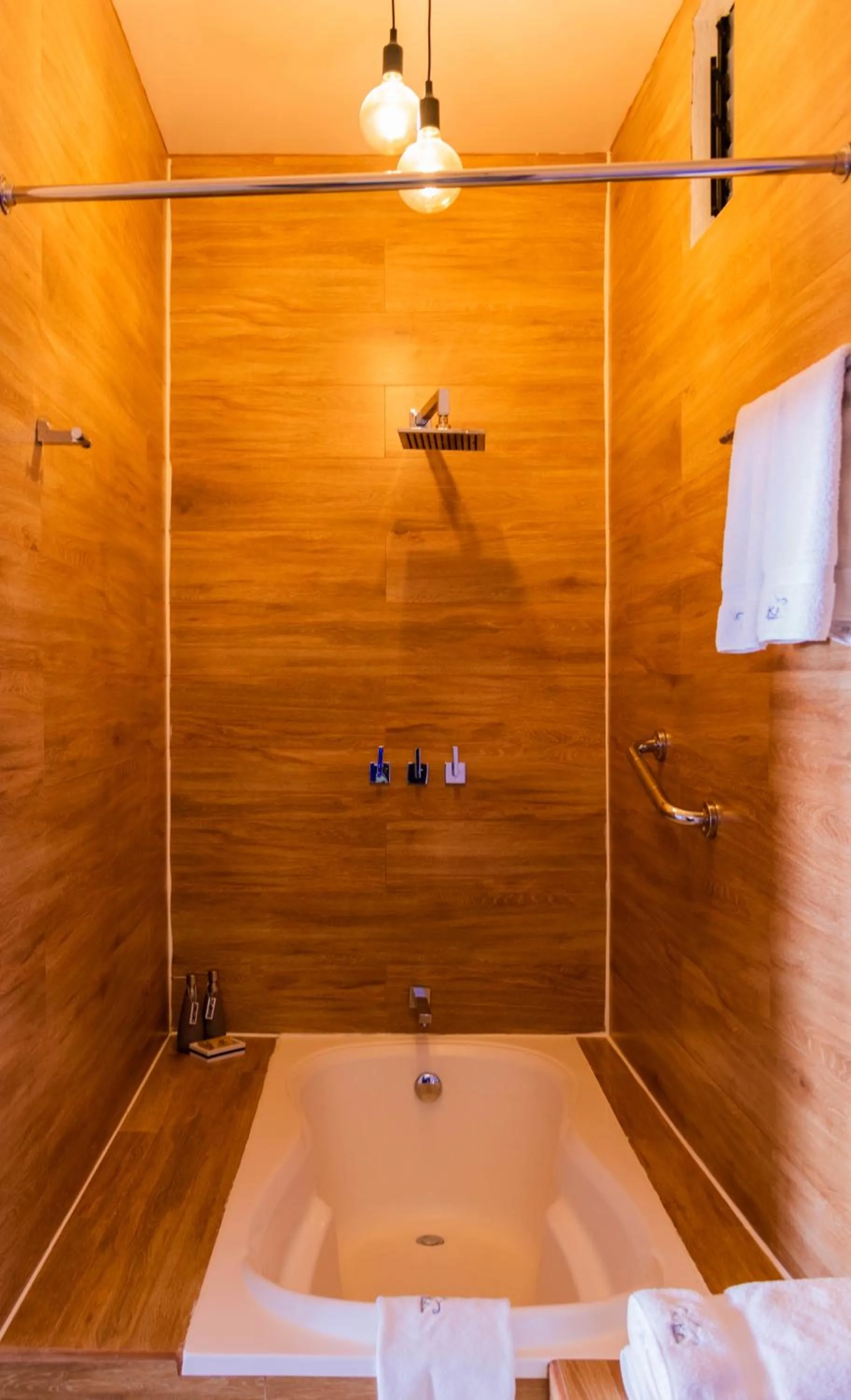 Bath in Auka Boutique San Blas