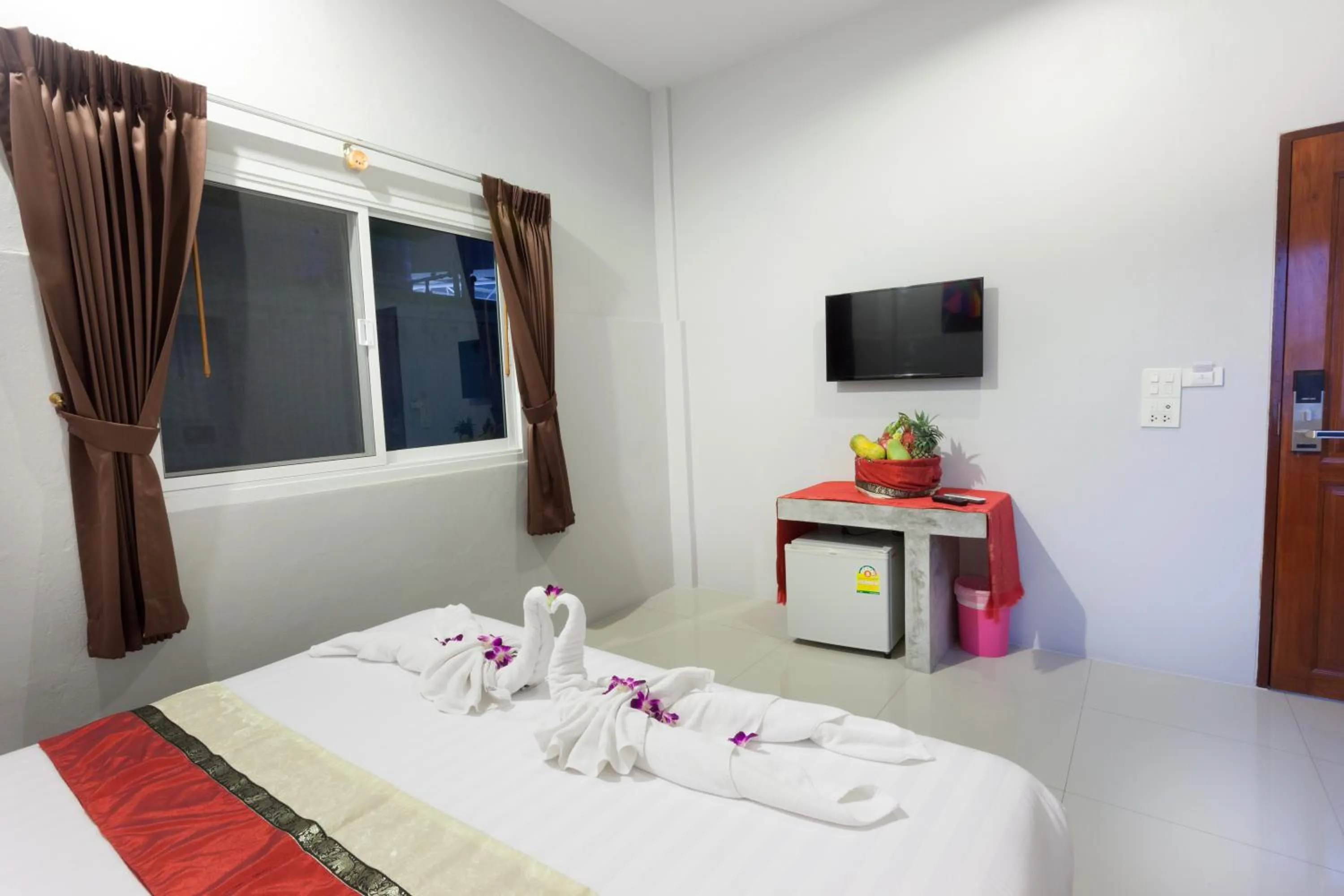 Photo of the whole room, Bed in Freedom Hotel