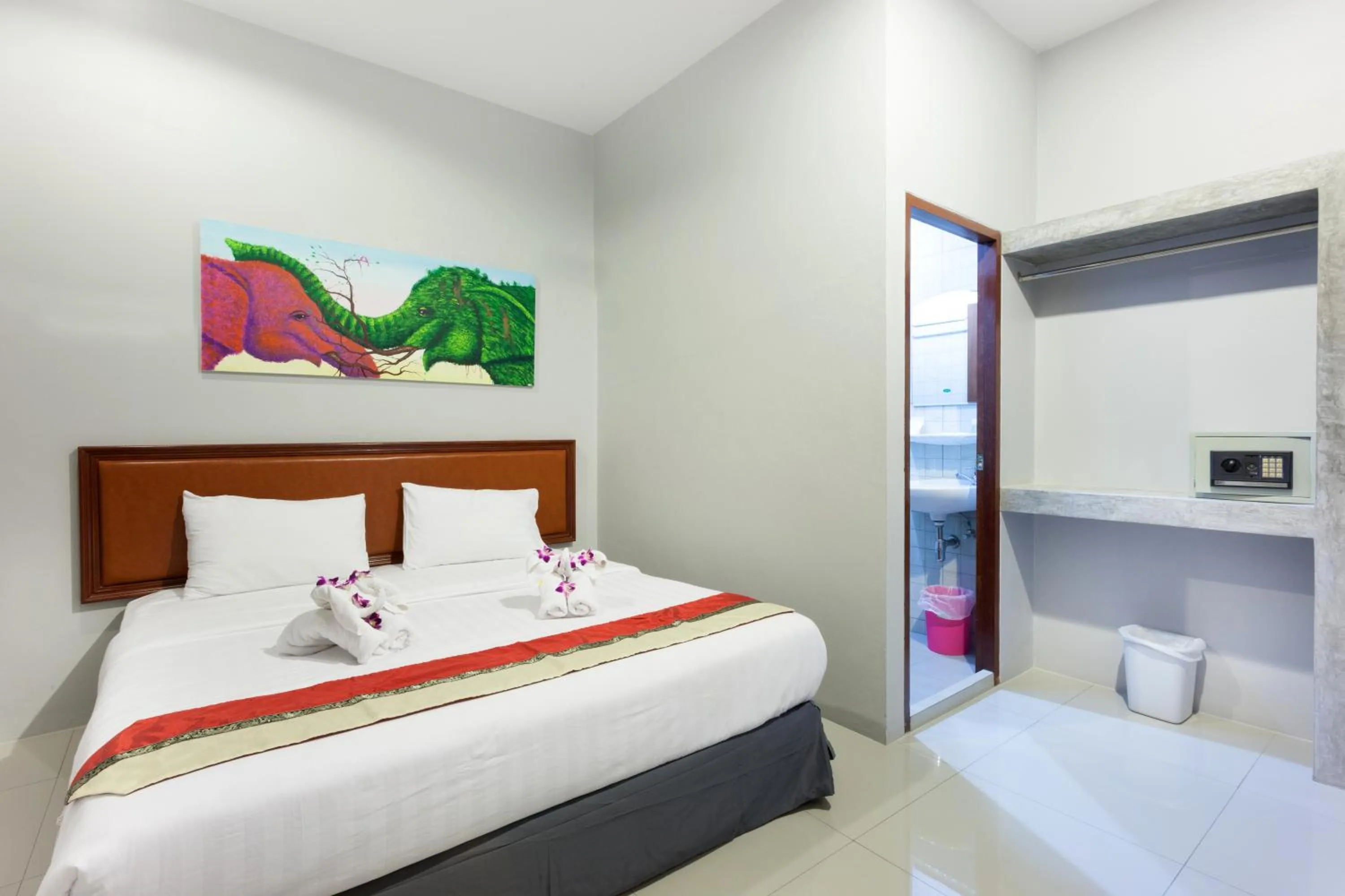 Photo of the whole room, Bed in Freedom Hotel