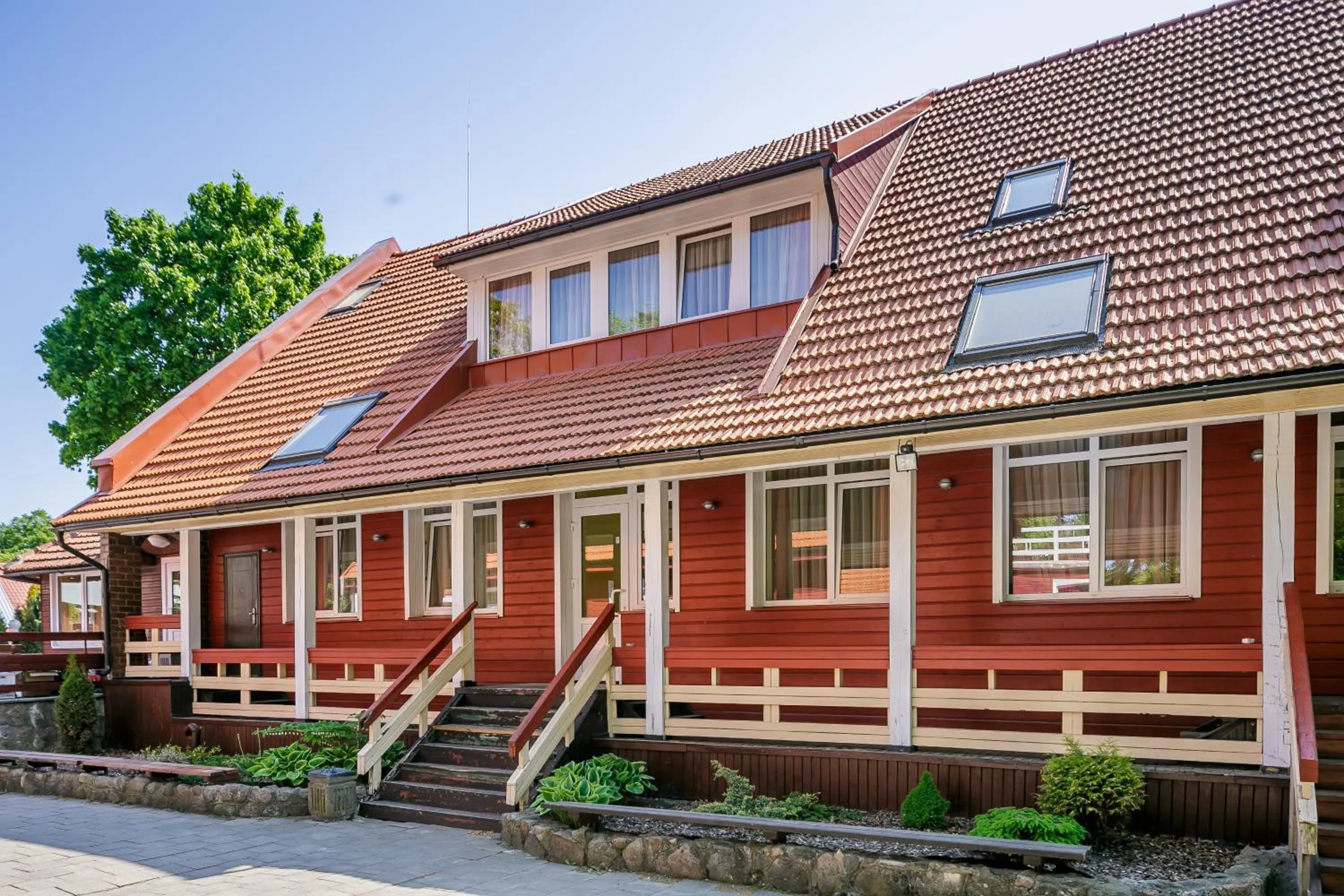 Facade/entrance in Raze