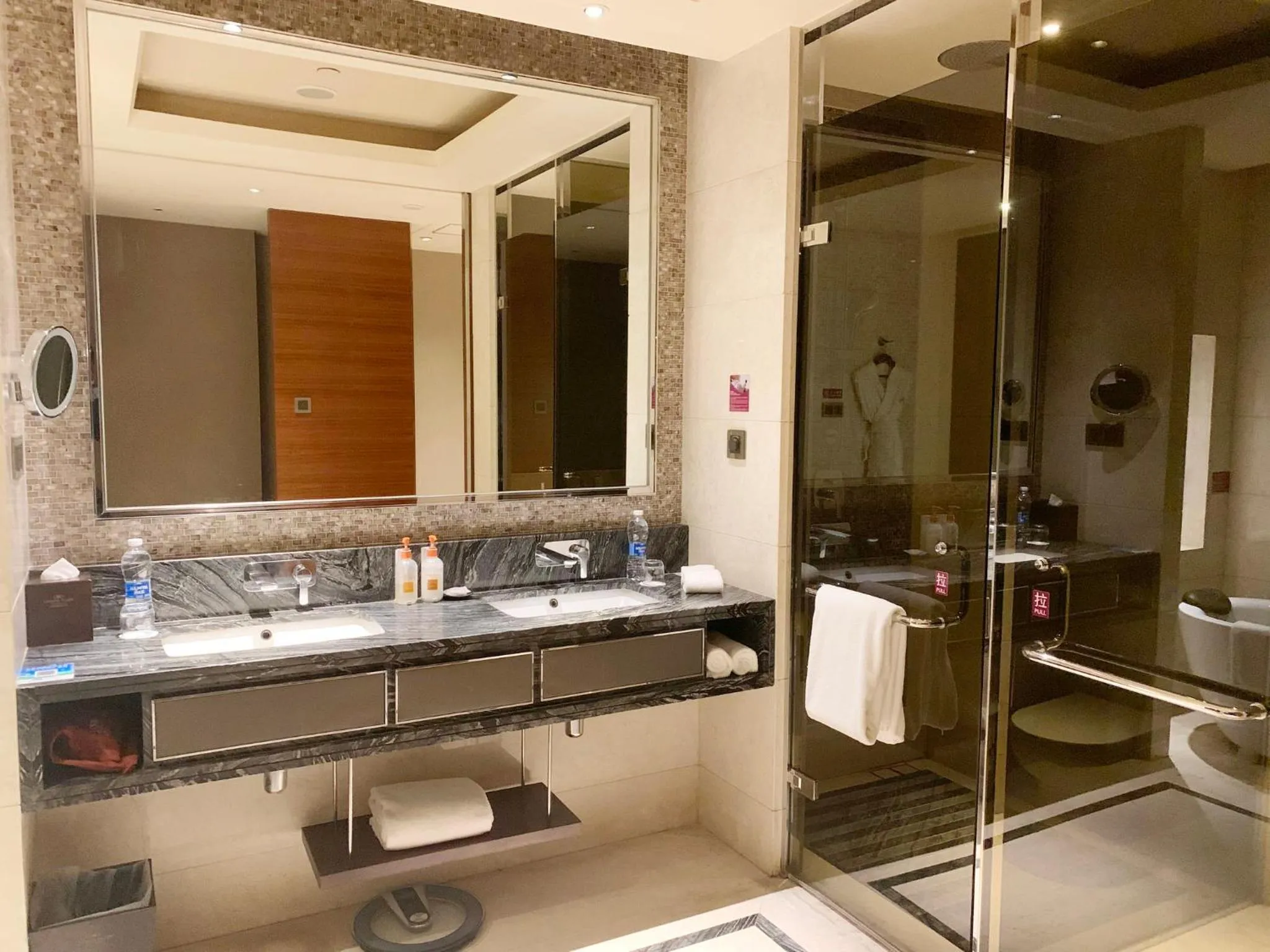 Photo of the whole room in Crowne Plaza Tianjin Jinnan by IHG