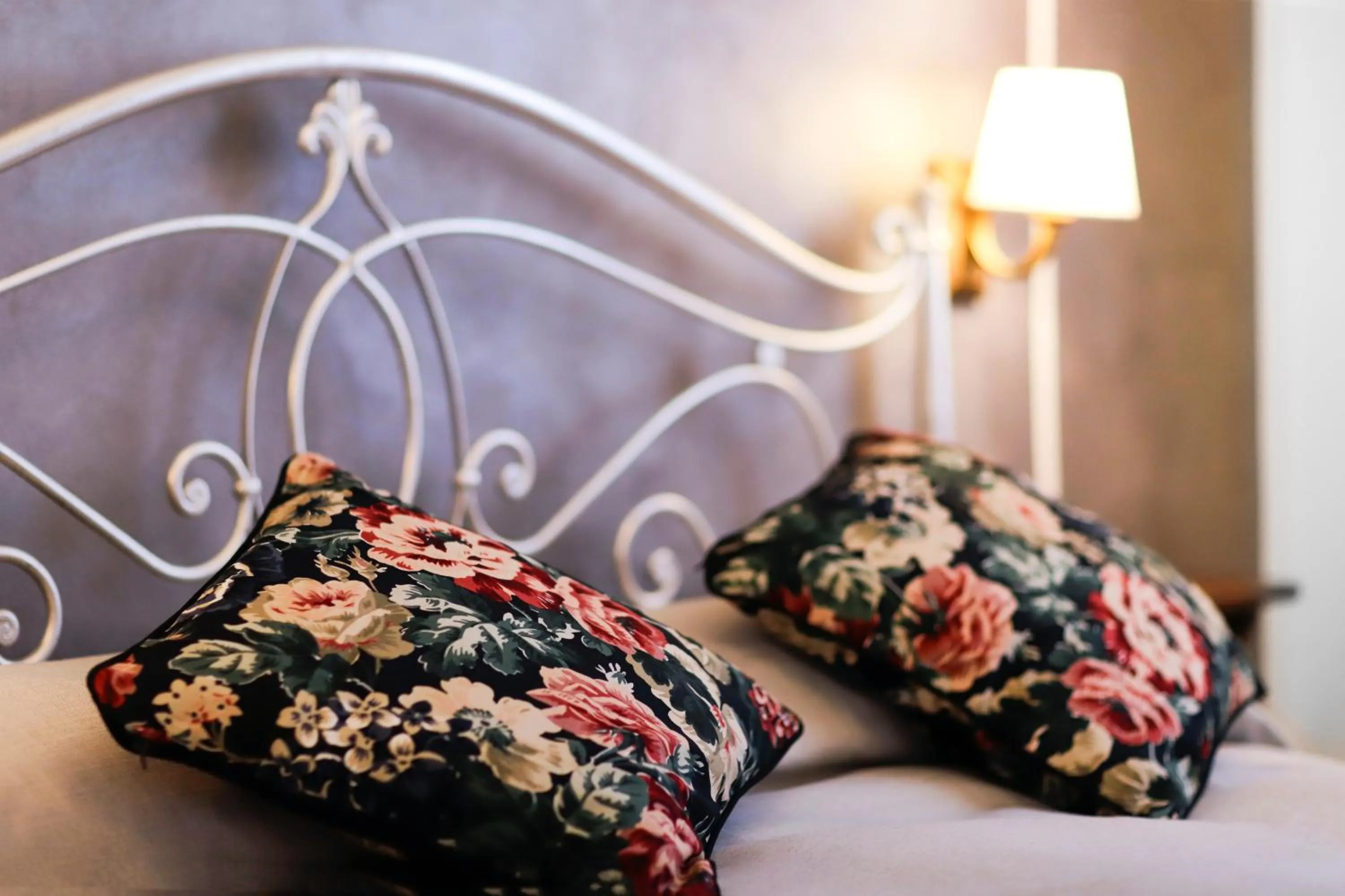 Decorative detail, Bed in Residenza Cecchi B&B