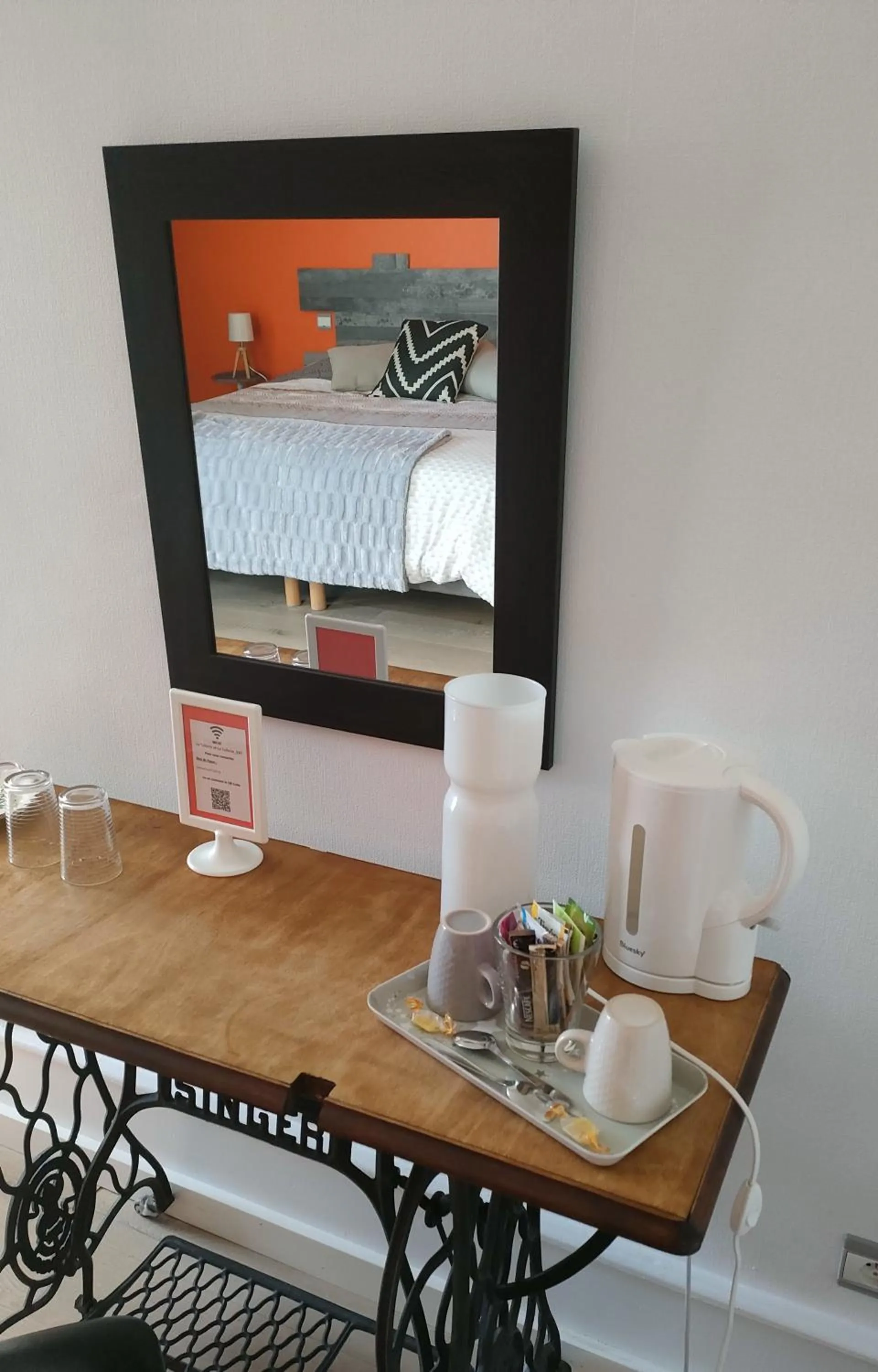 Coffee/tea facilities in Chambres d'hôtes La Tuilerie