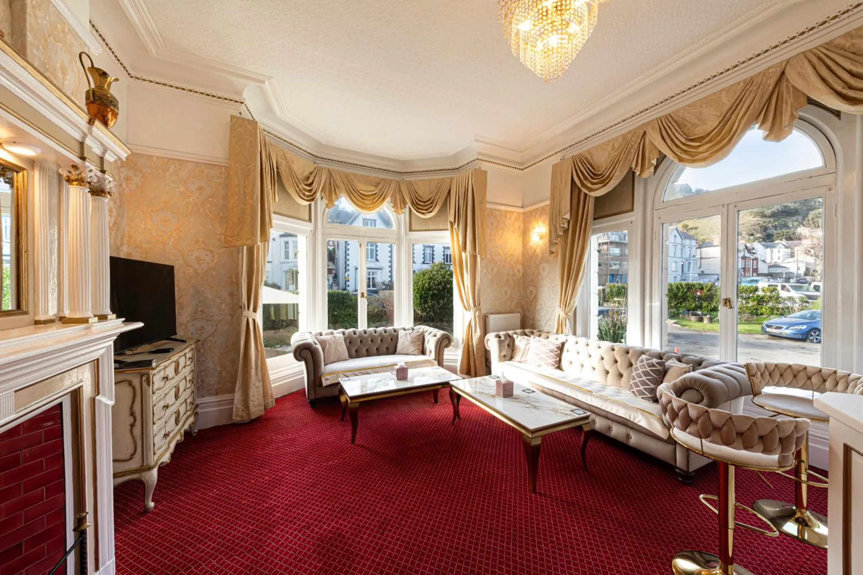 Lounge or bar in The Annan Hotel