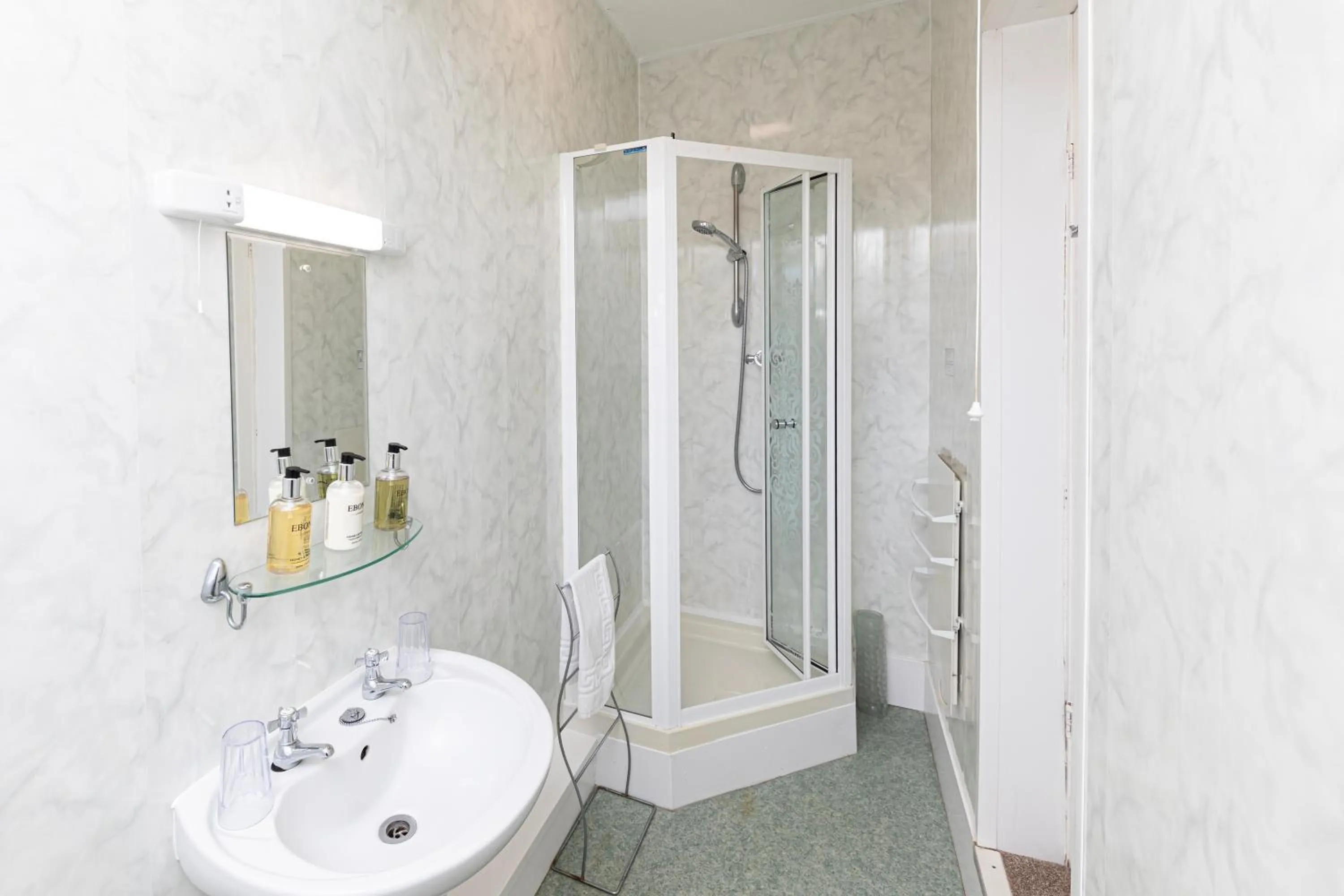 Bathroom in The Annan Hotel