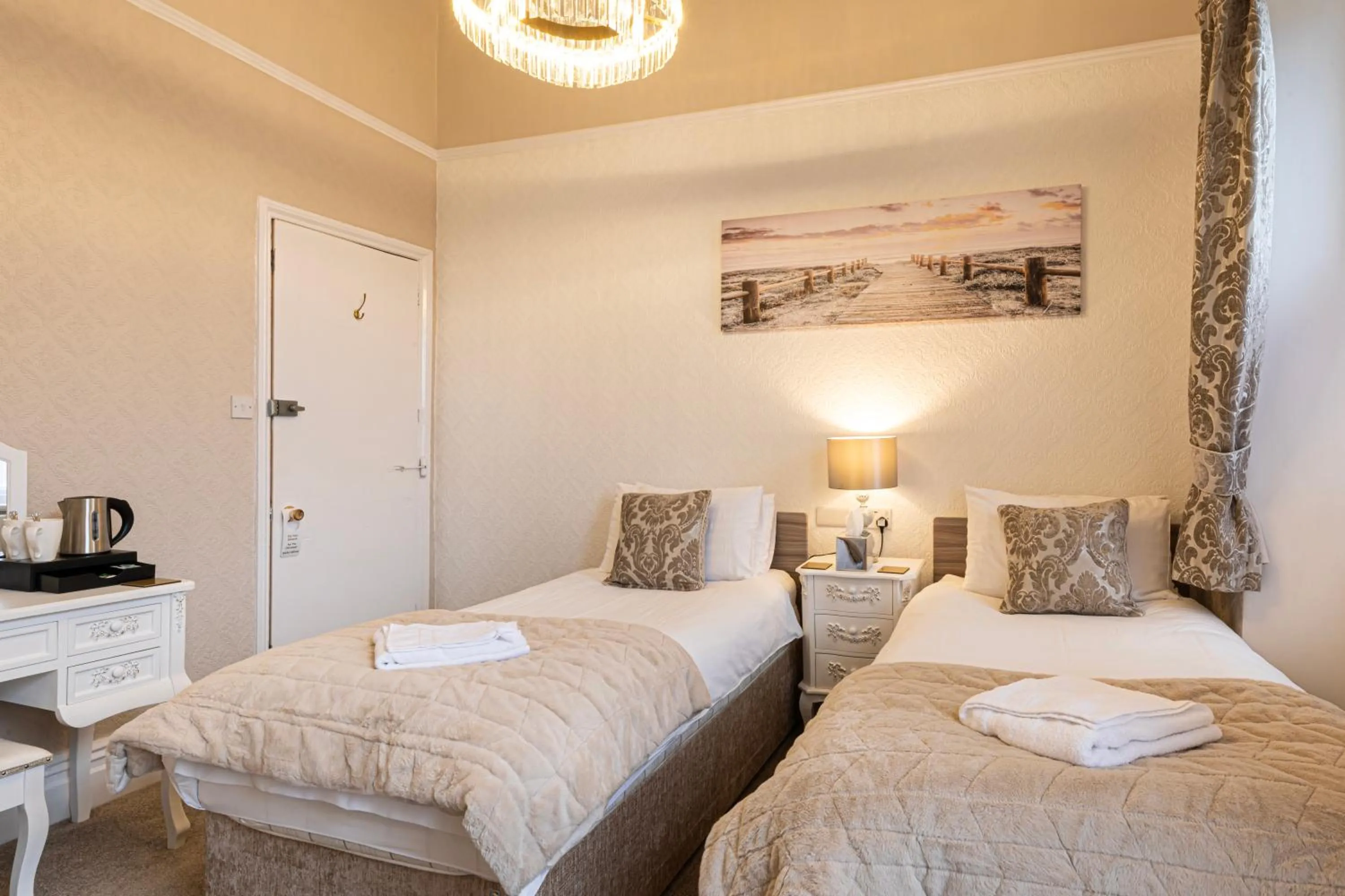 Bedroom, Bed in The Annan Hotel