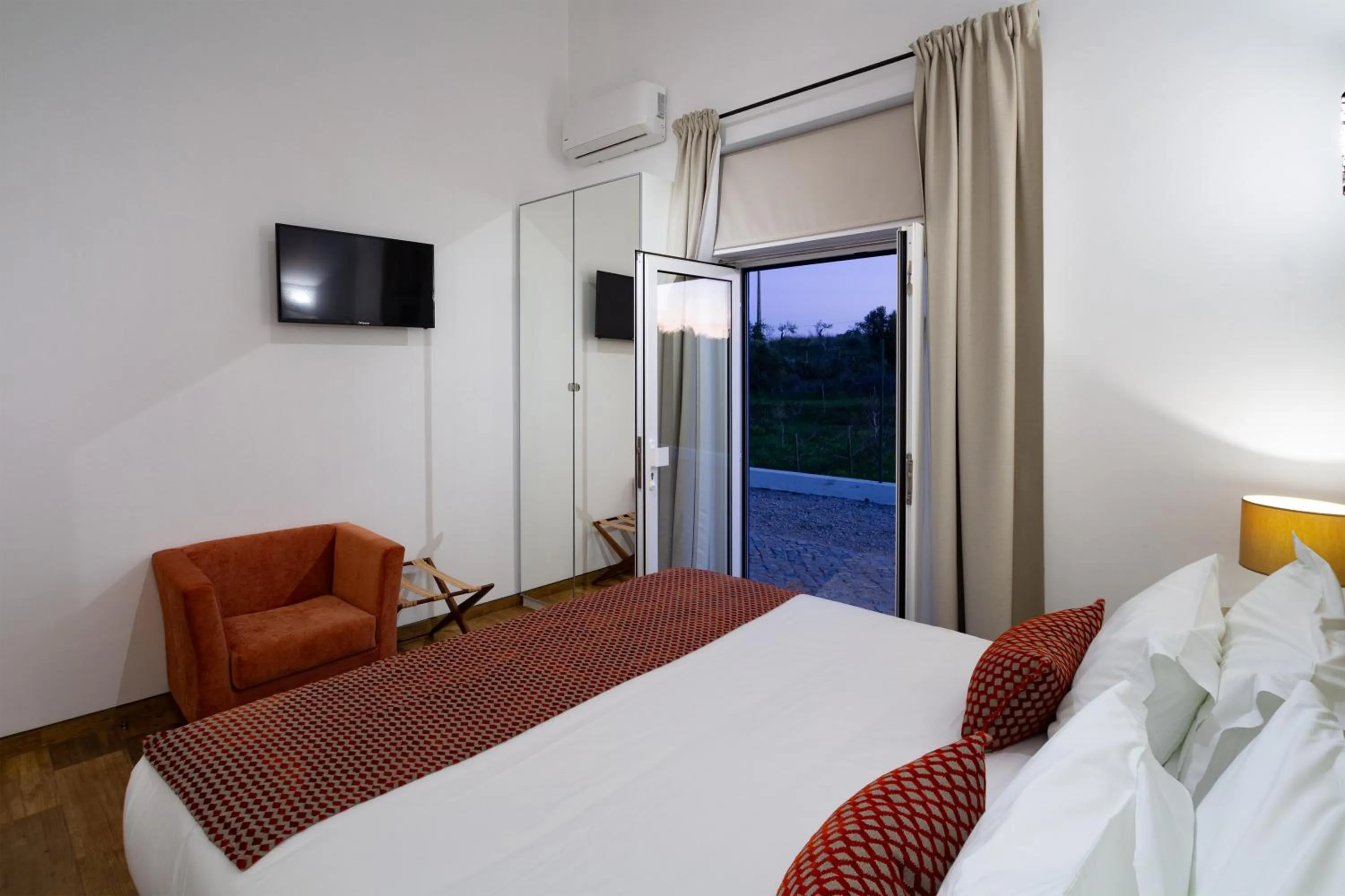 View (from property/room), Bed in Monte das Perdizes