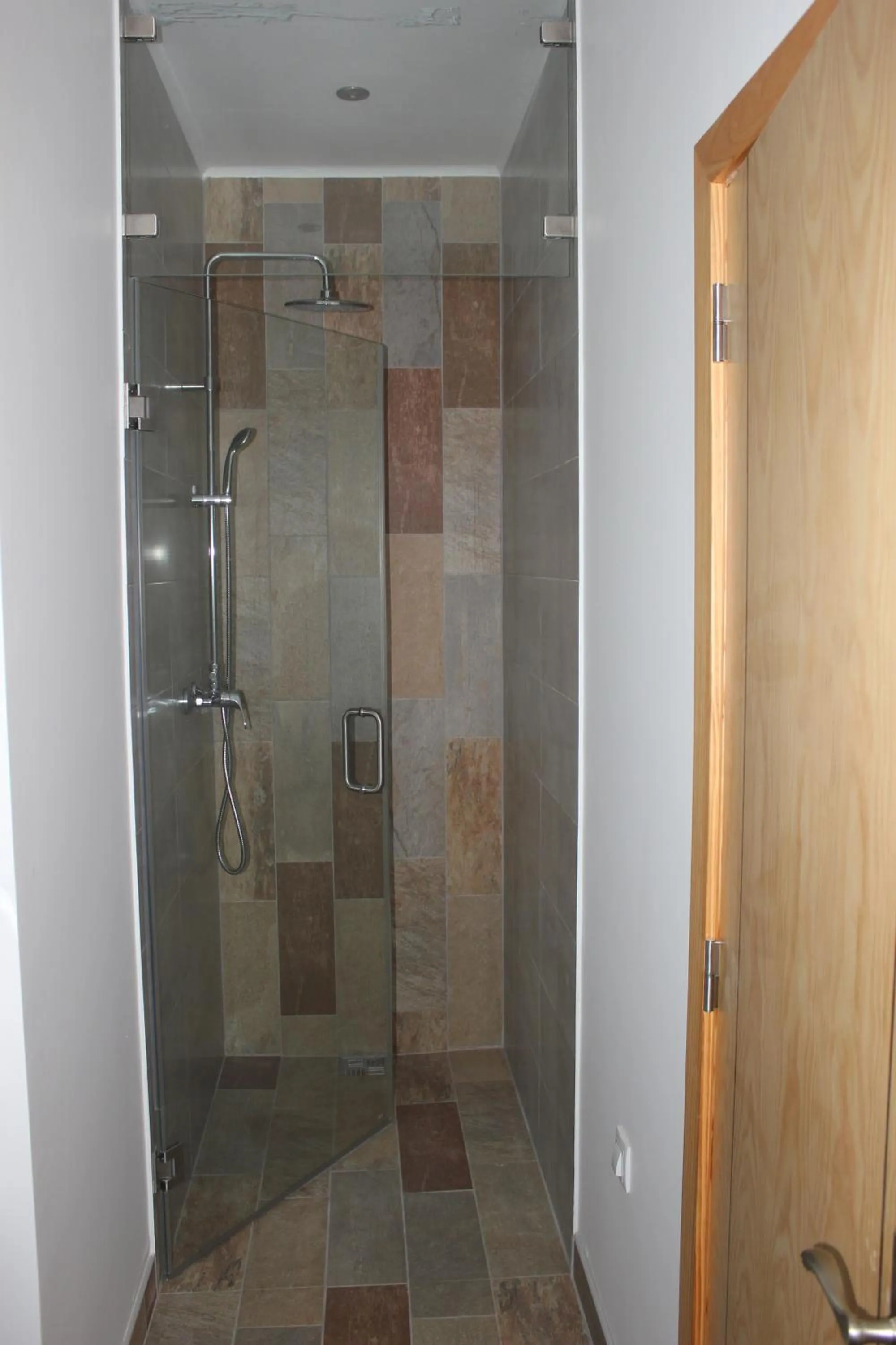 Shower in Monte das Perdizes