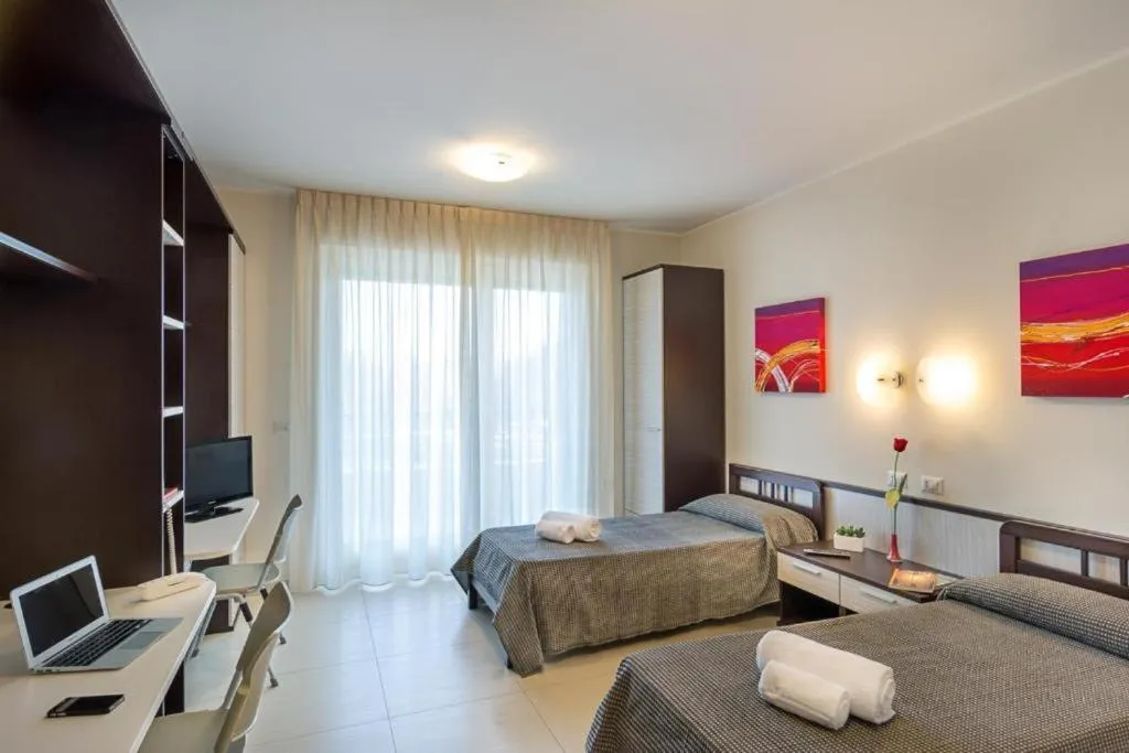 Bedroom, TV/Entertainment Center in Hotel Spazio Residenza