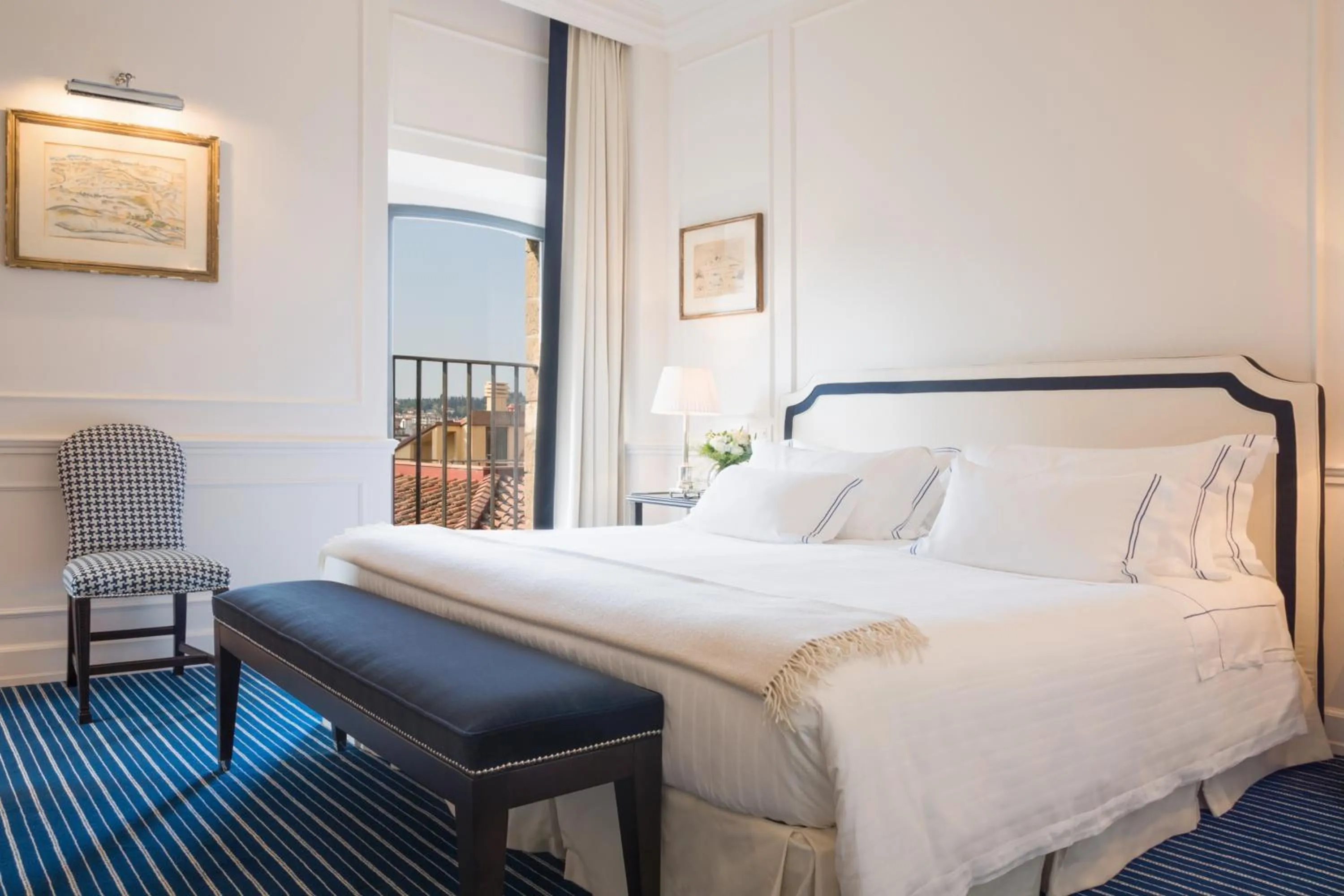 Bedroom, Bed in Hotel Lungarno - Lungarno Collection