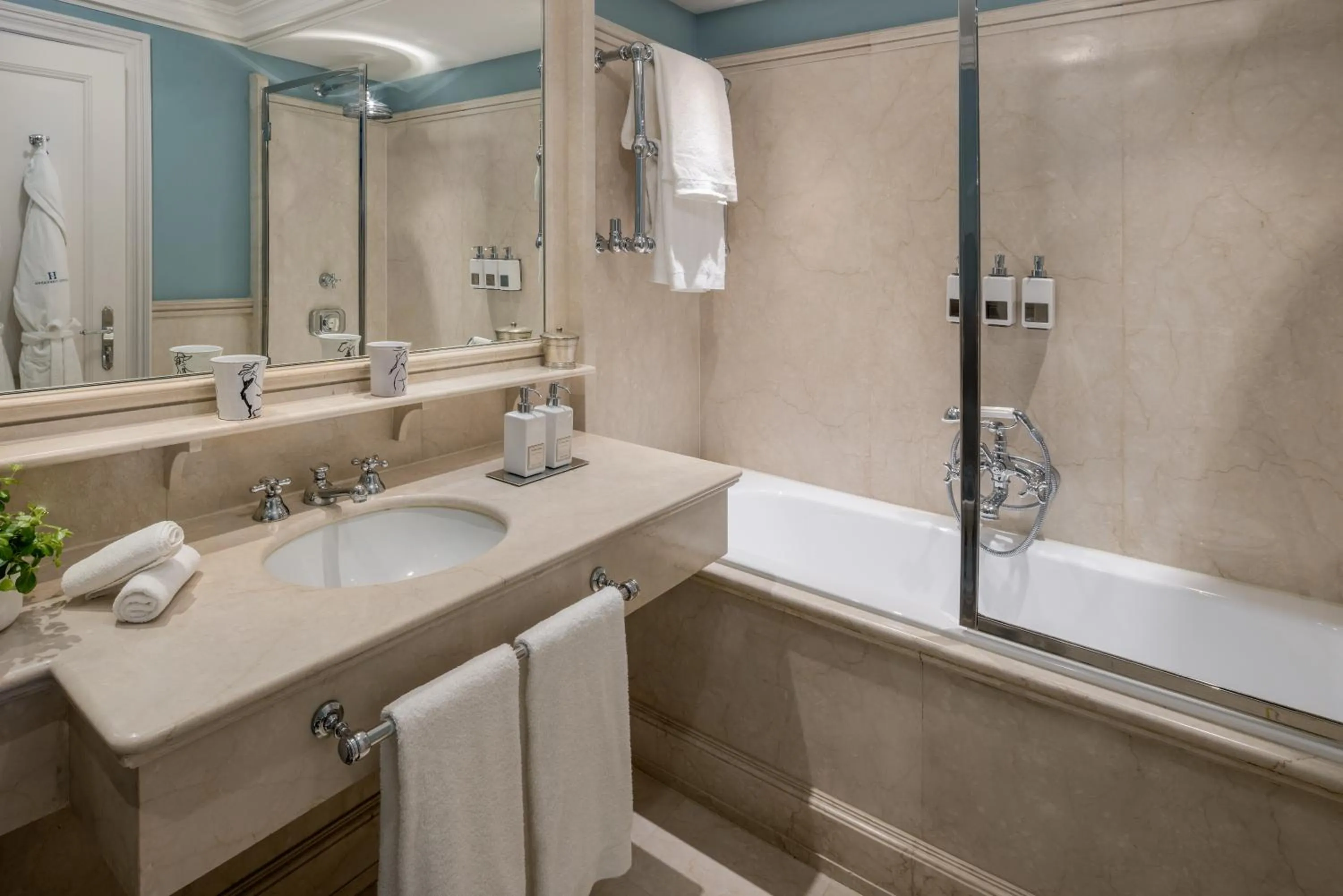 Bathroom in Hotel Lungarno - Lungarno Collection