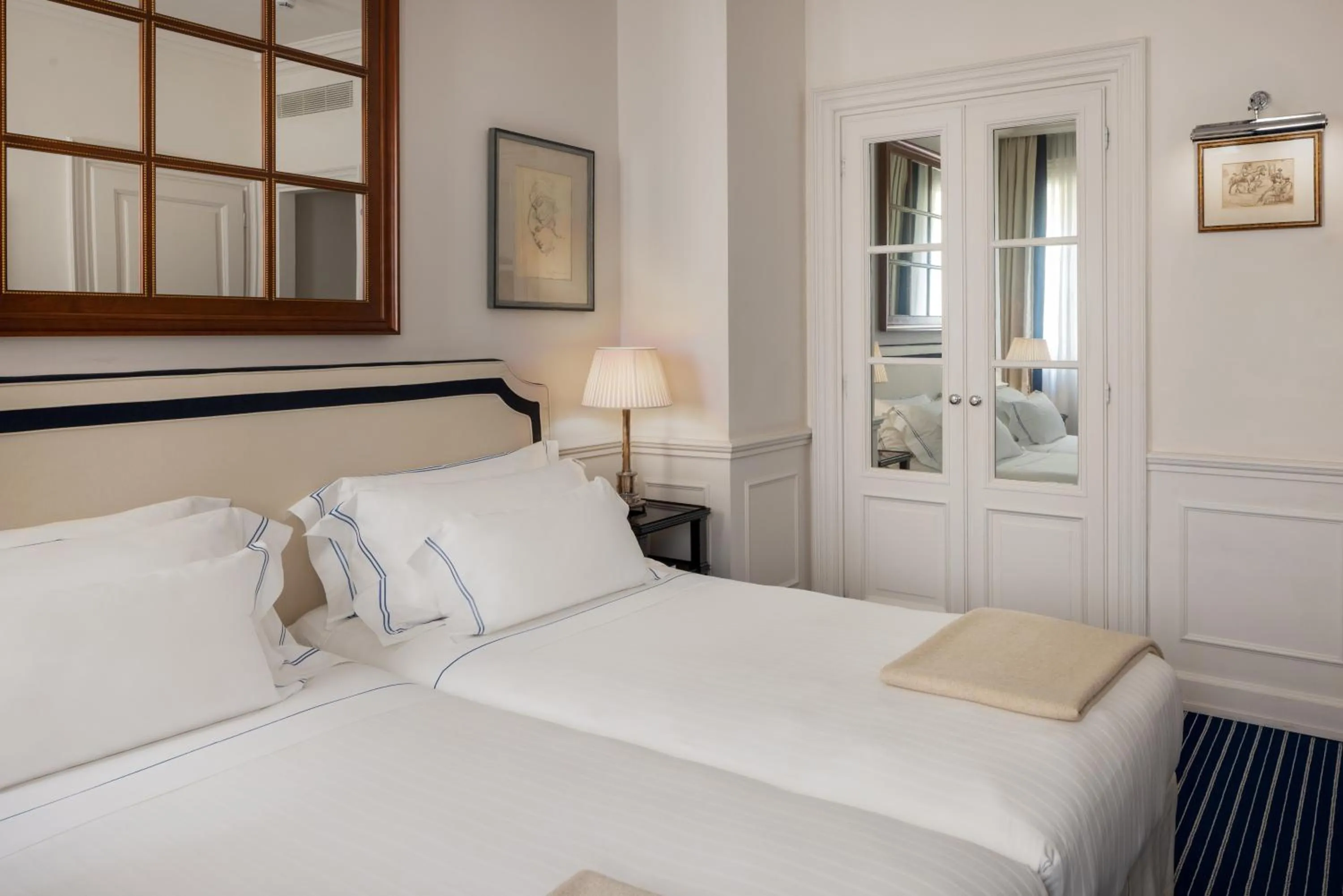 Bedroom, Bed in Hotel Lungarno - Lungarno Collection