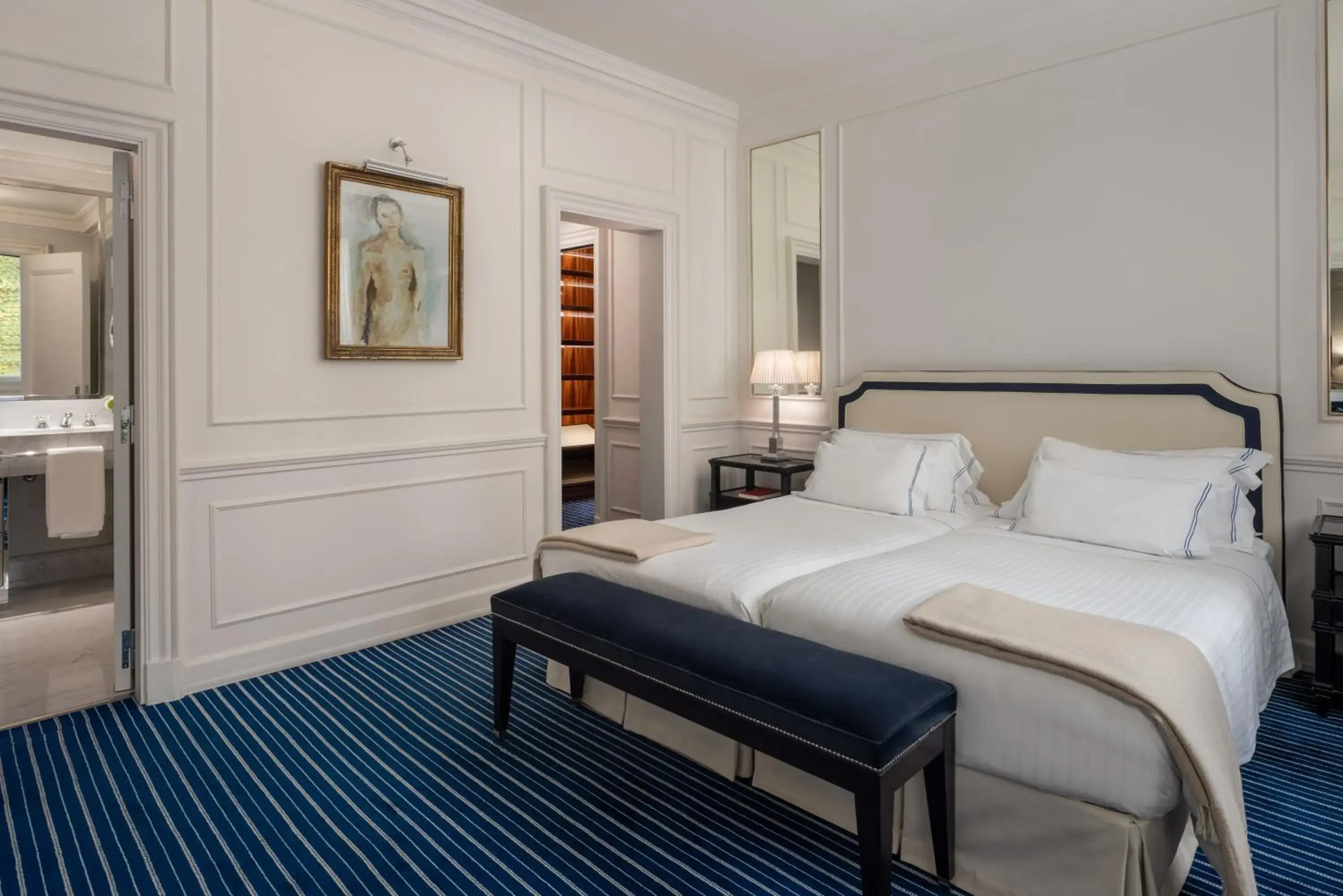 Family Room in Hotel Lungarno - Lungarno Collection Family Room in Hotel Lungarno - Lungarno Collection