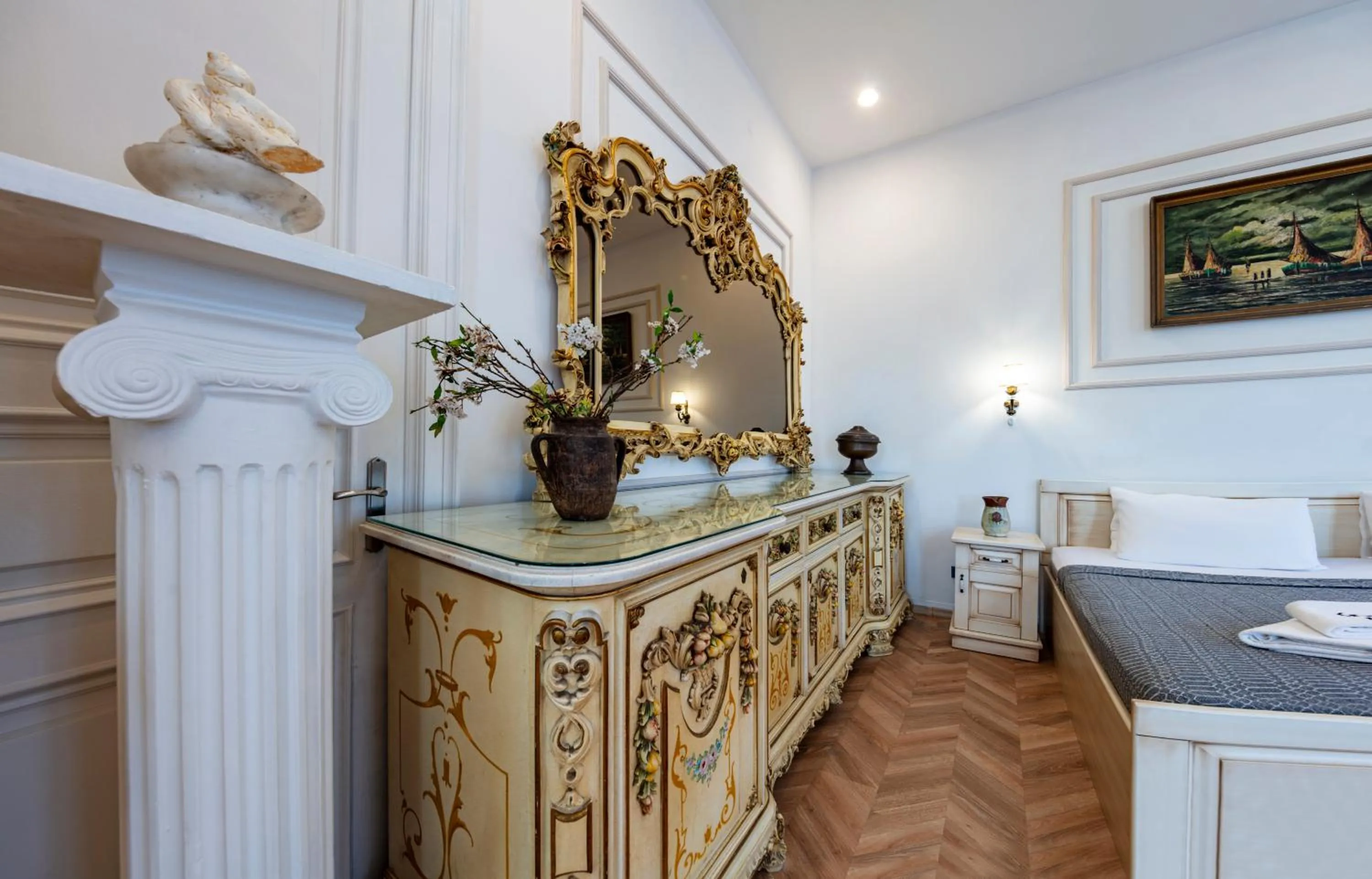 Decorative detail in Cezayir Rooms