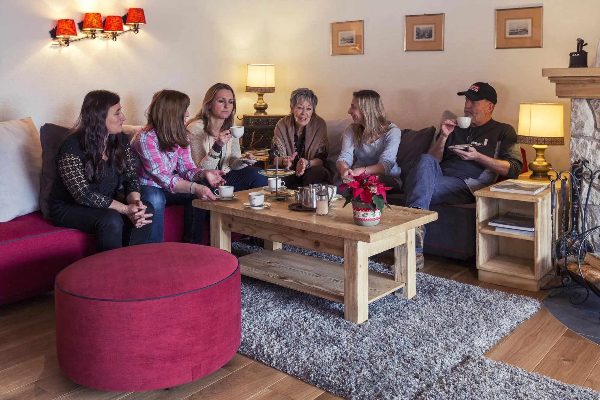 People in Hotel Mirabeau