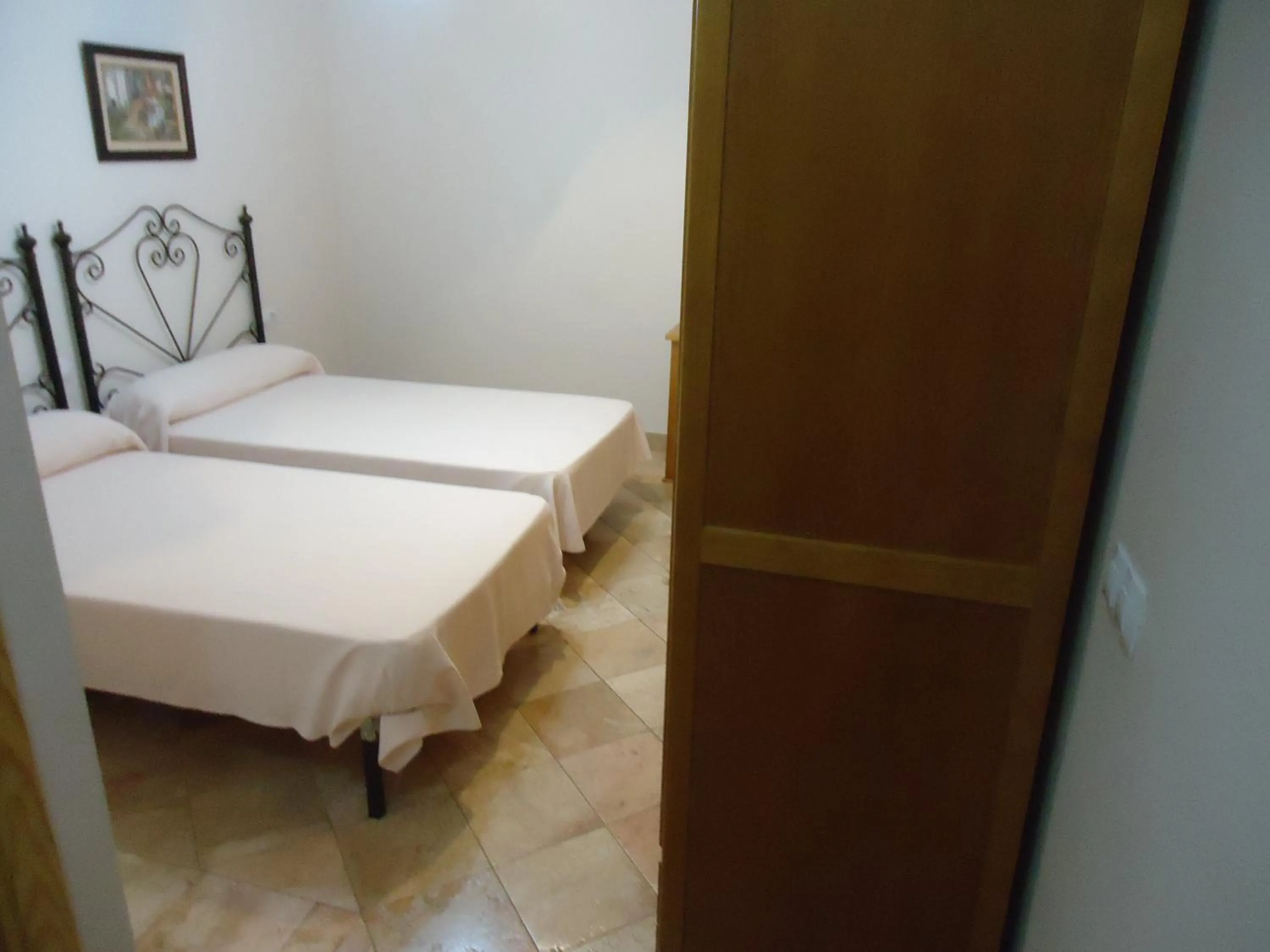 Photo of the whole room, Bed in Hotel Antequera Rural Fortes La Nuit