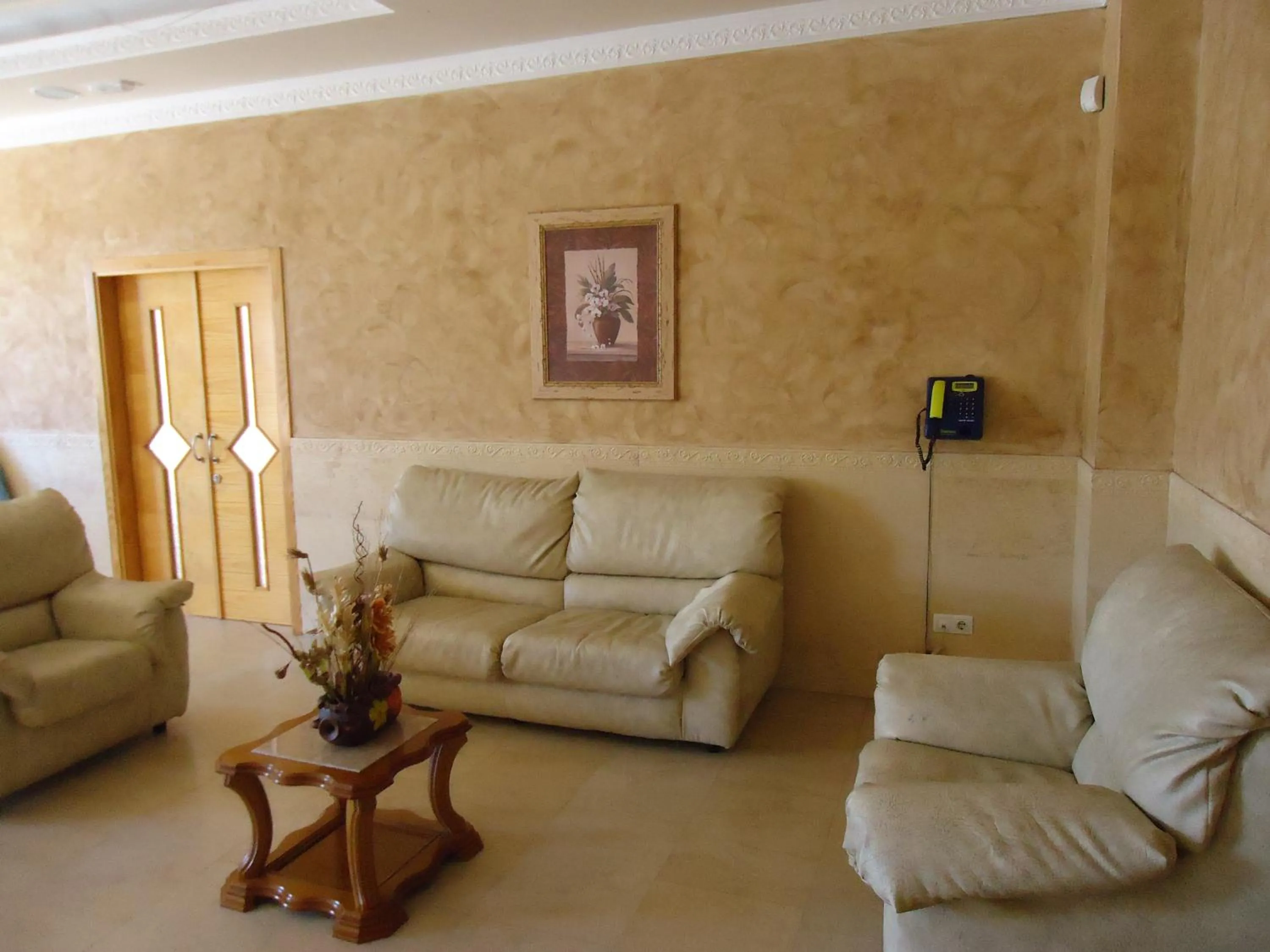 Communal lounge/ TV room in Hotel Antequera Rural Fortes La Nuit