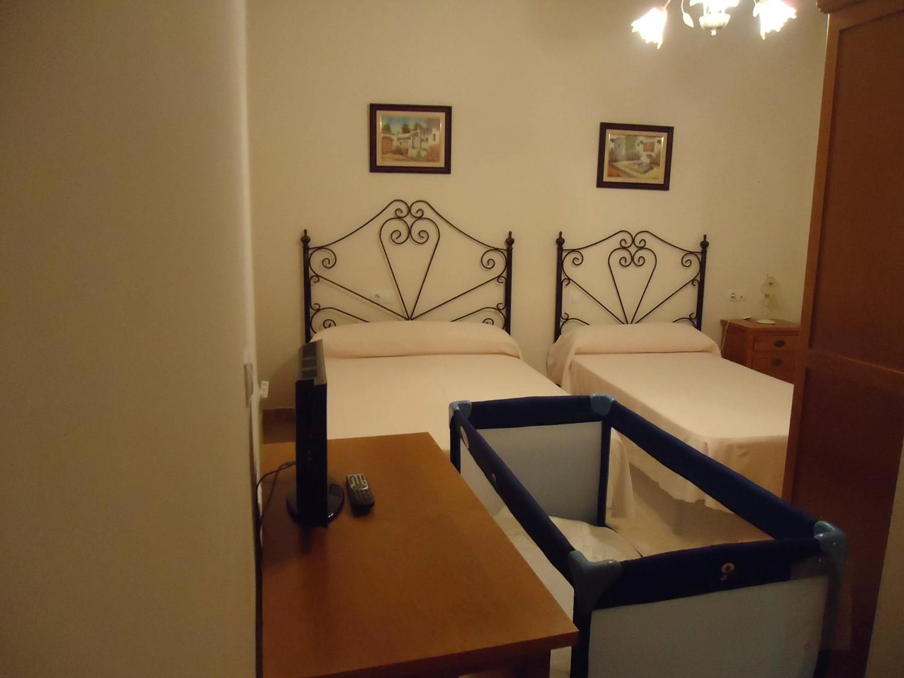 Photo of the whole room, Bed in Hotel Antequera Rural Fortes La Nuit