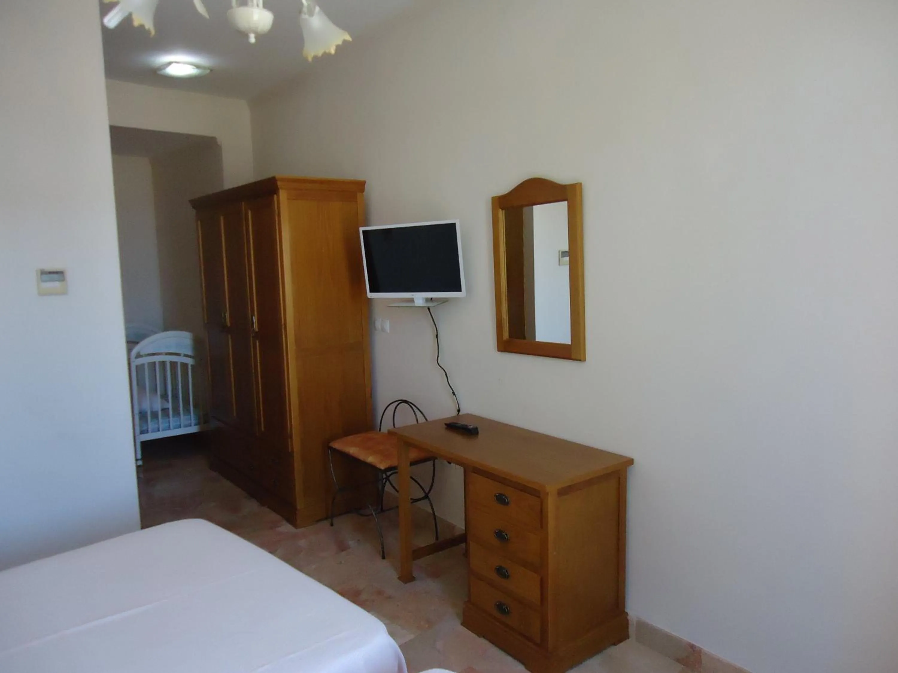Photo of the whole room, Bed in Hotel Antequera Rural Fortes La Nuit