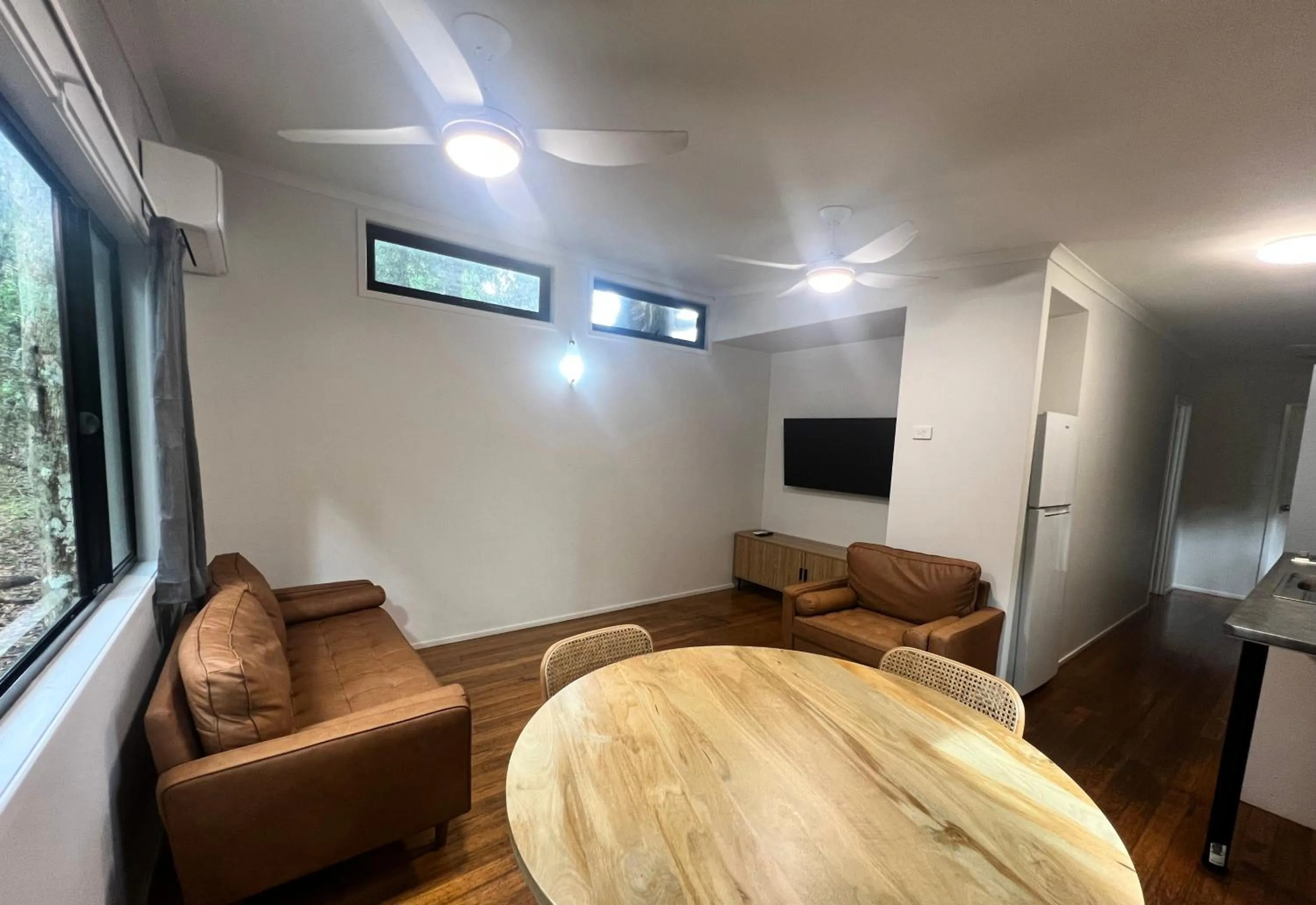 Communal lounge/ TV room in Tiona Holiday Park