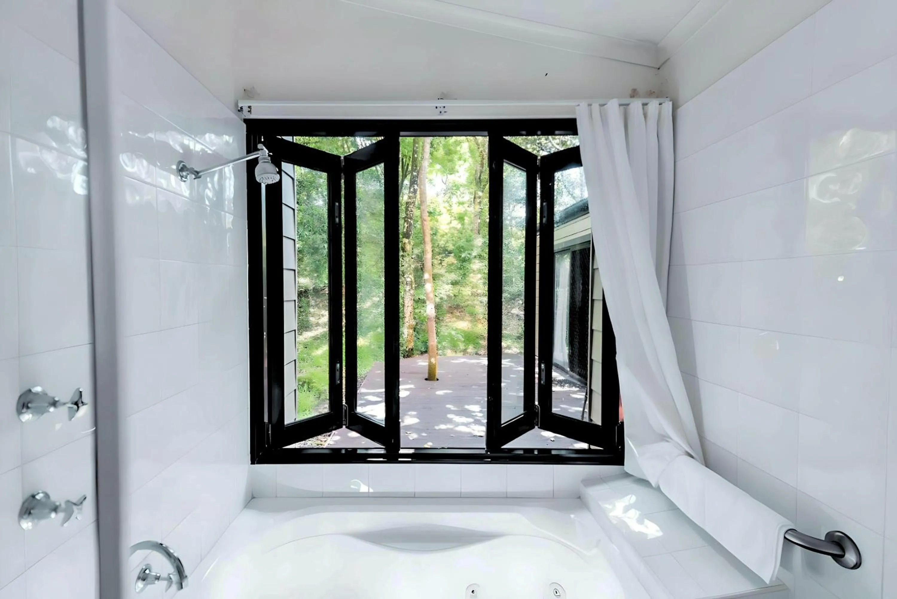 Shower in Tiona Holiday Park