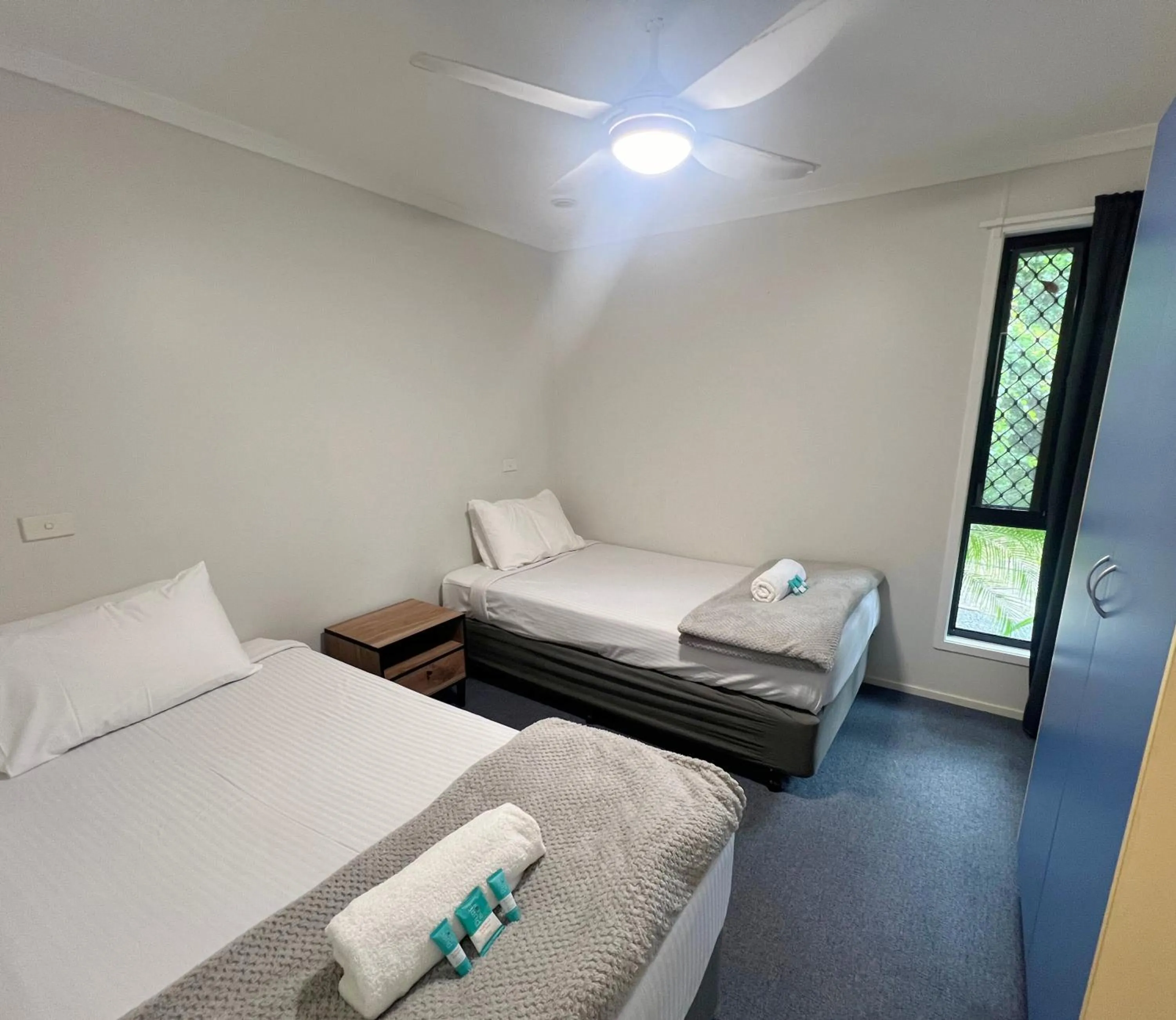 Photo of the whole room, Bed in Tiona Holiday Park