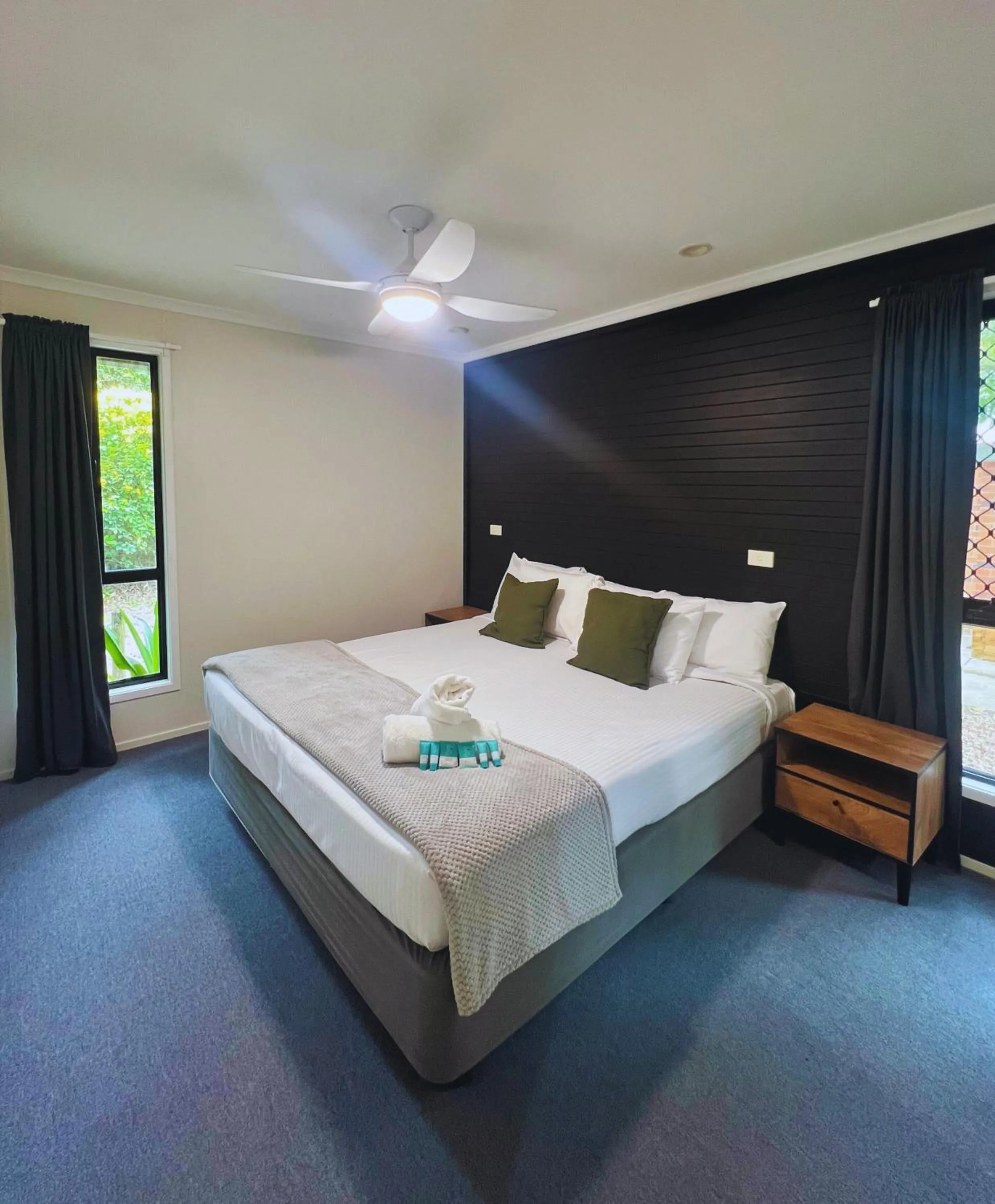 Photo of the whole room, Bed in Tiona Holiday Park