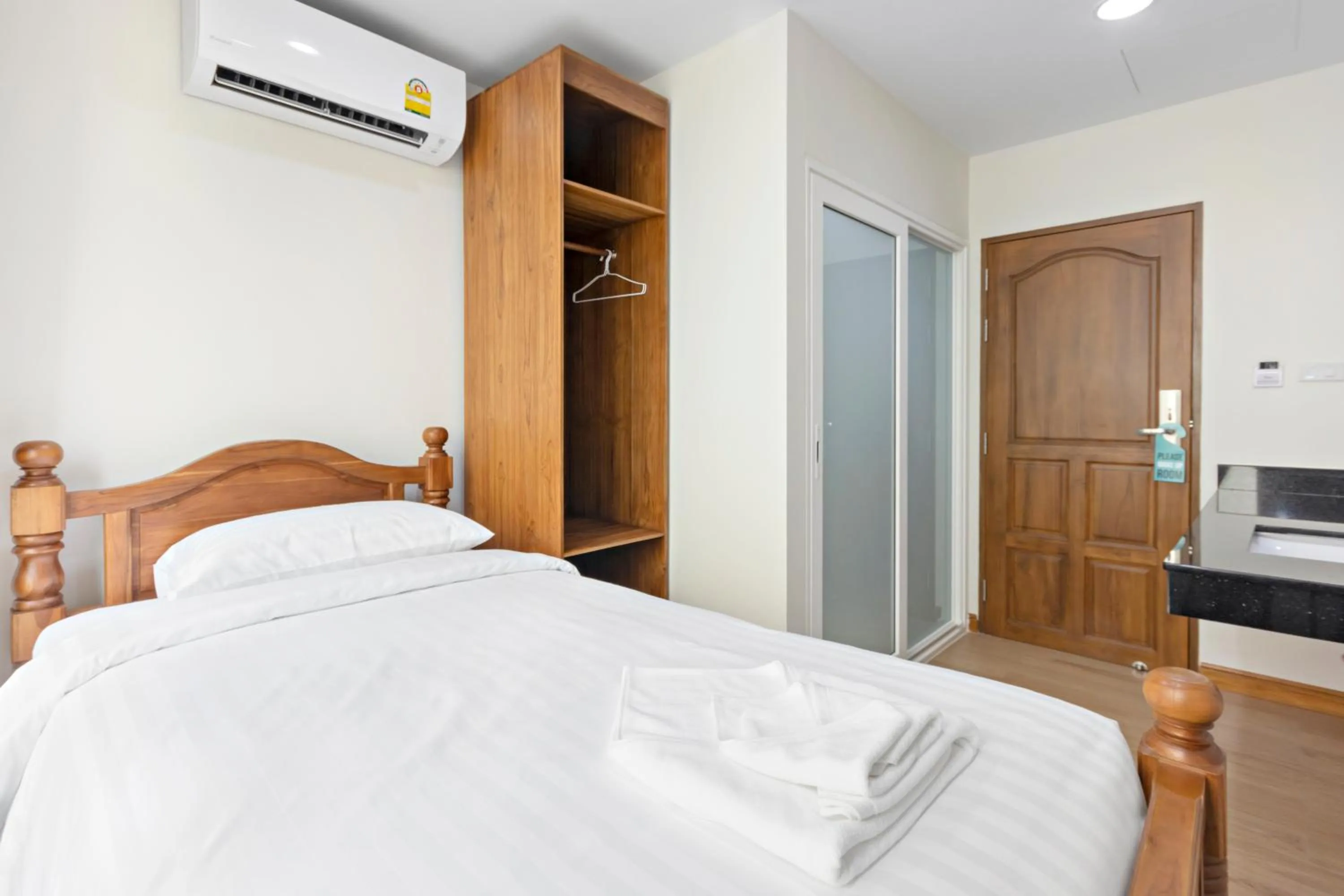 Bed in Royale 8 Ville Guest House