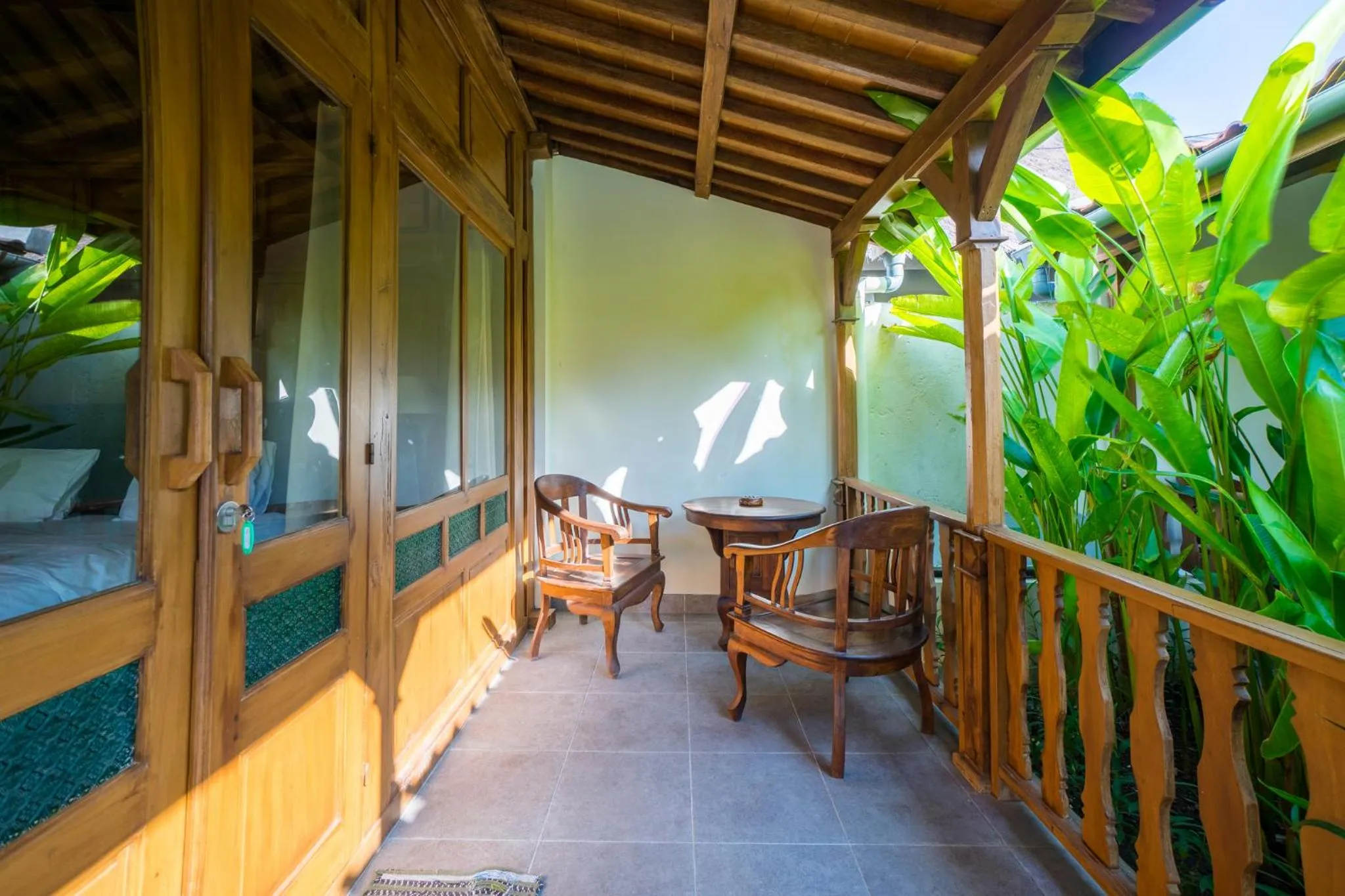 Balcony/Terrace in Red Gong